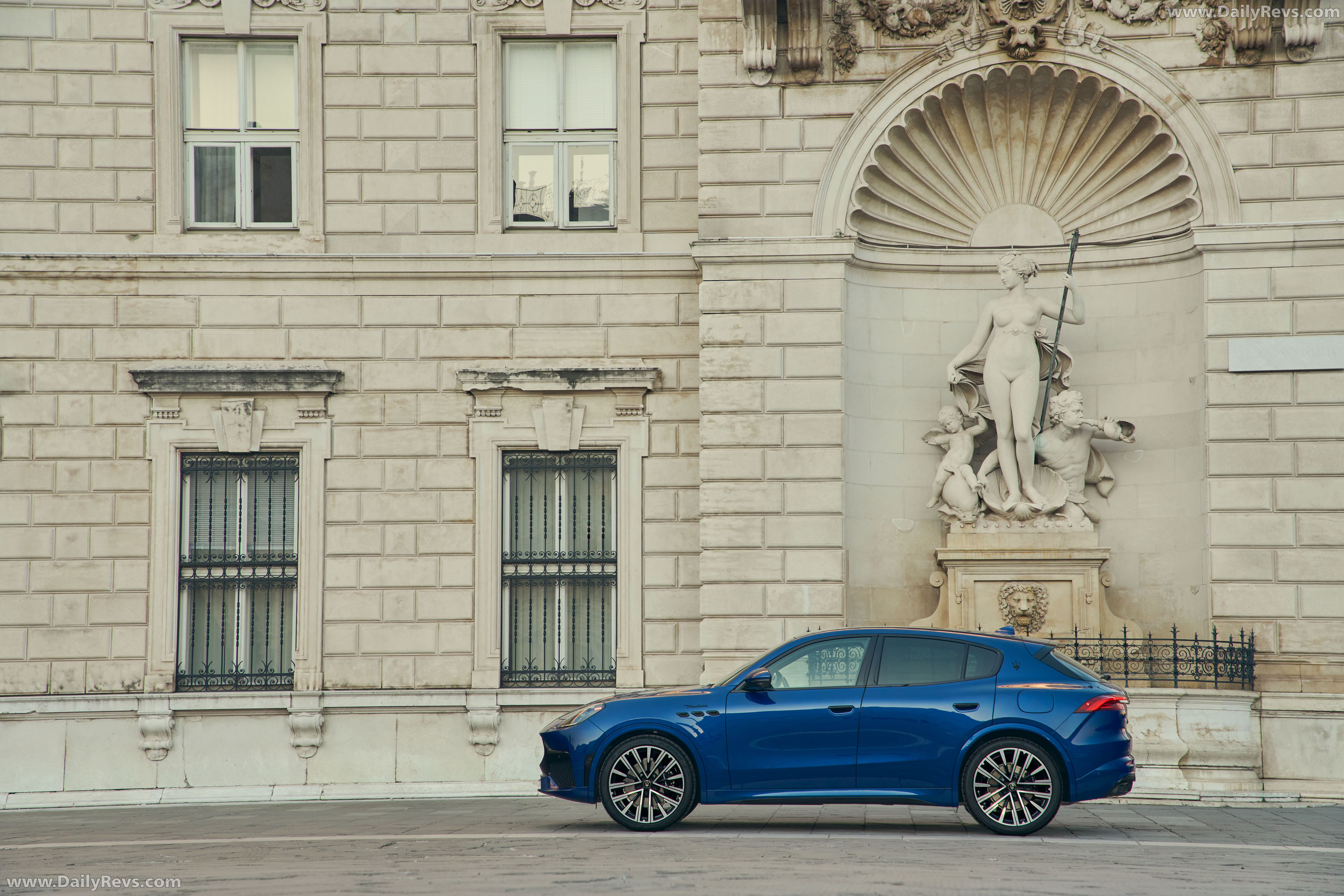 2027 Maserati Grecale Modena V6 Side View