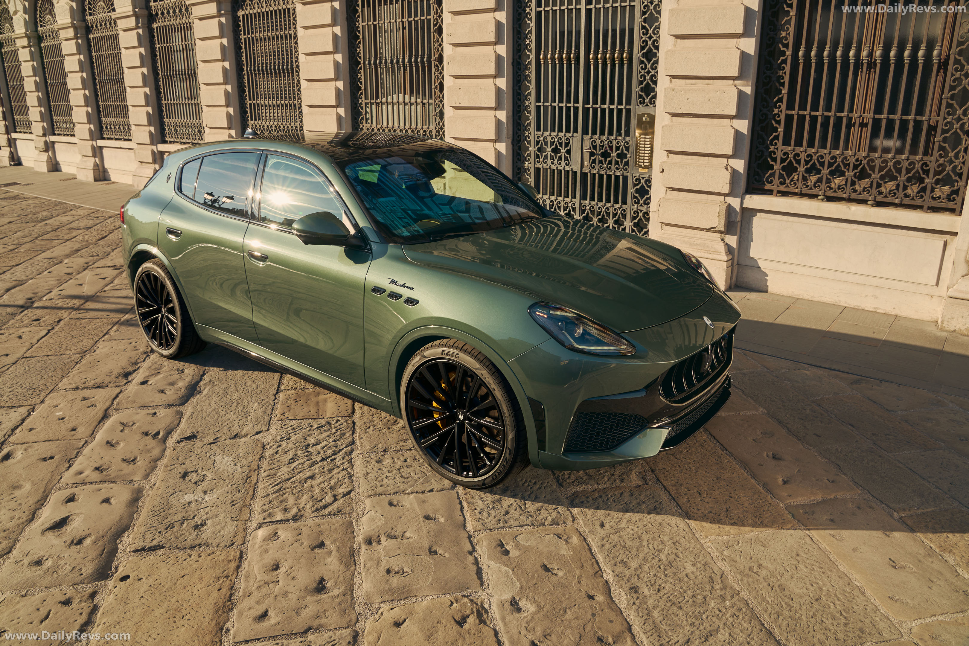 2027 Maserati Grecale Modena V6 Verde Royale Top View