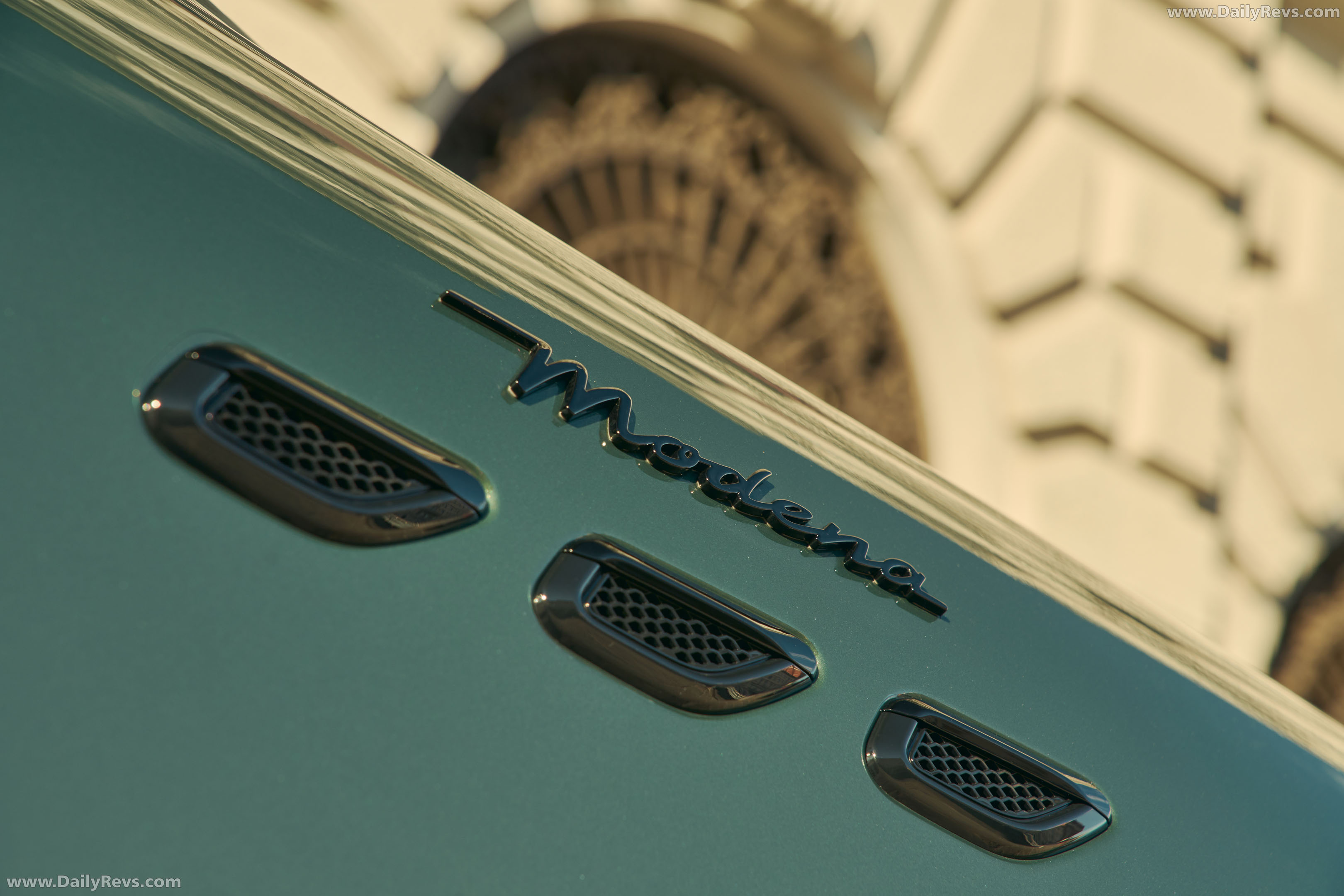 2027 Maserati Grecale Modena V6 Verde Royale Exterior