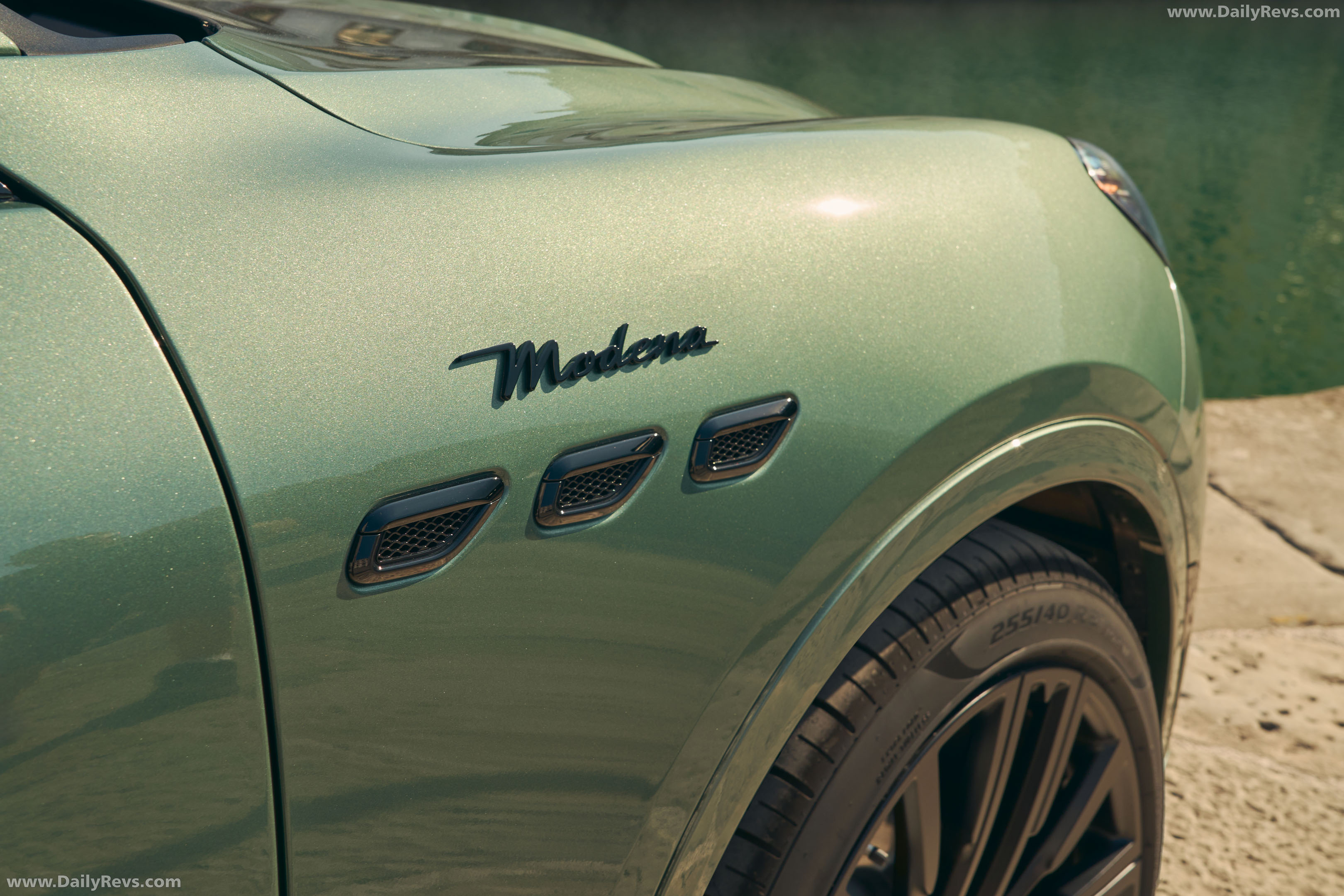 2027 Maserati Grecale Modena V6 Verde Royale Exterior