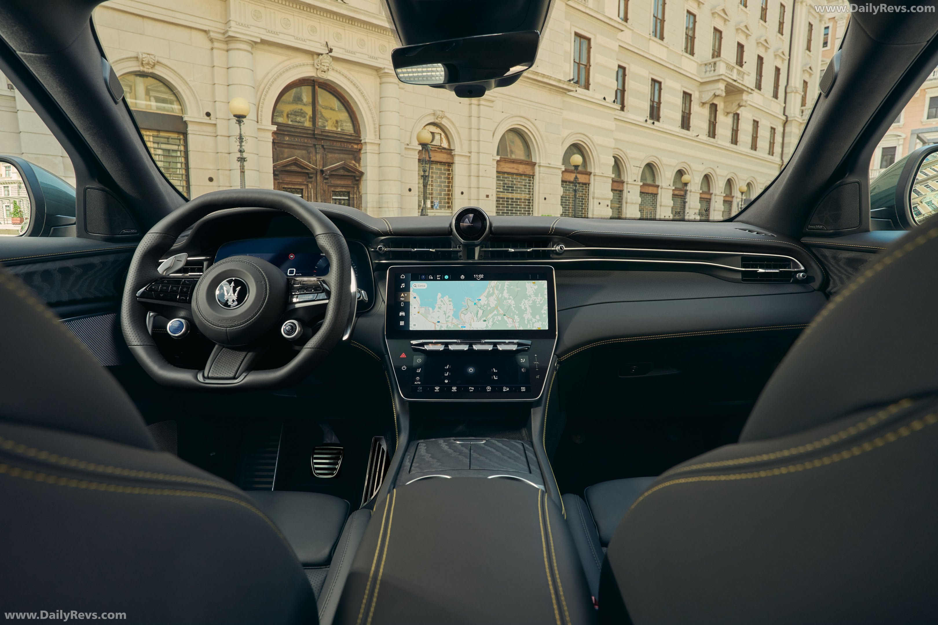 2027 Maserati Grecale Modena V6 Verde Royale Interior