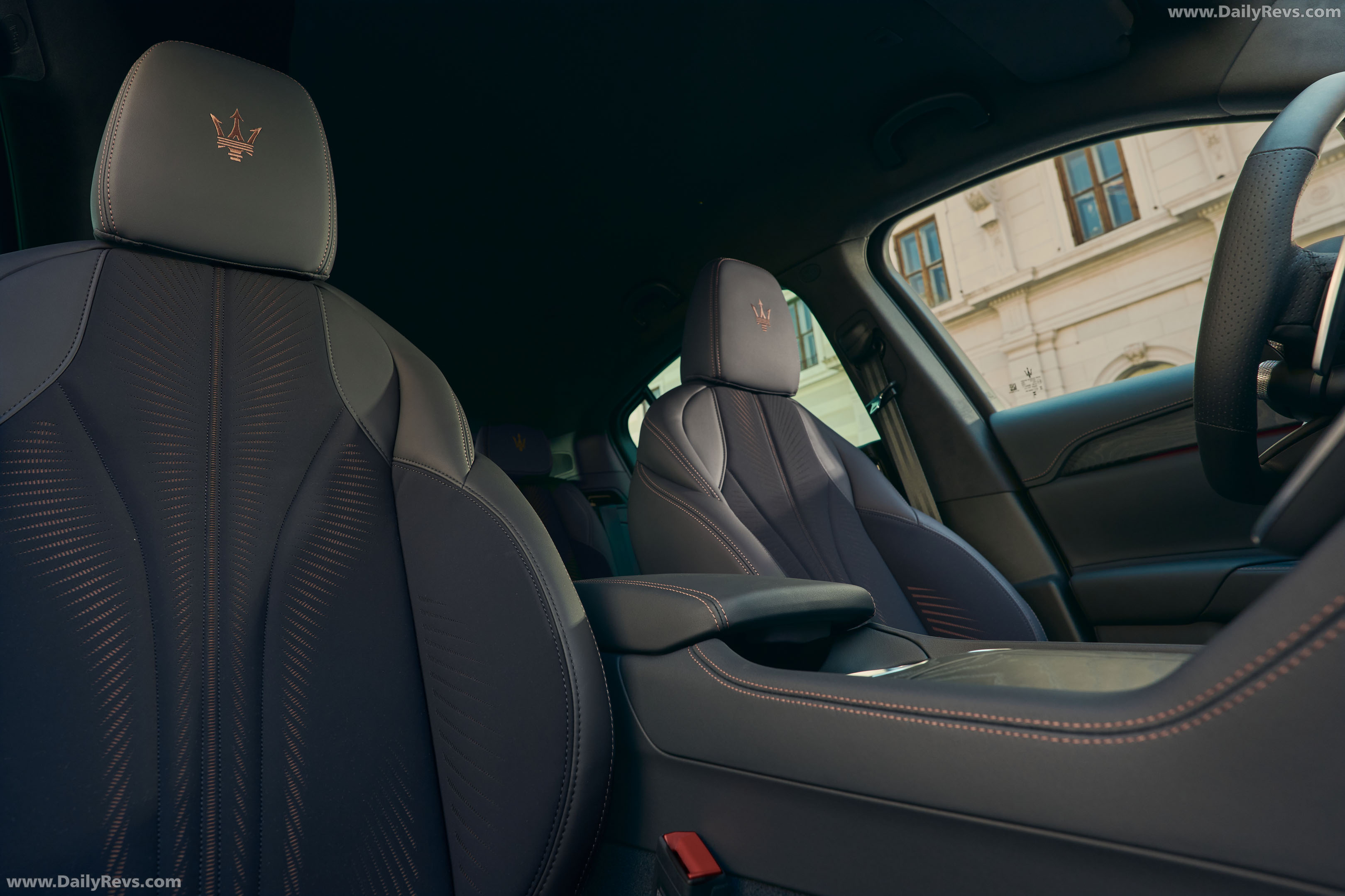 2027 Maserati Grecale Modena V6 Verde Royale Interior