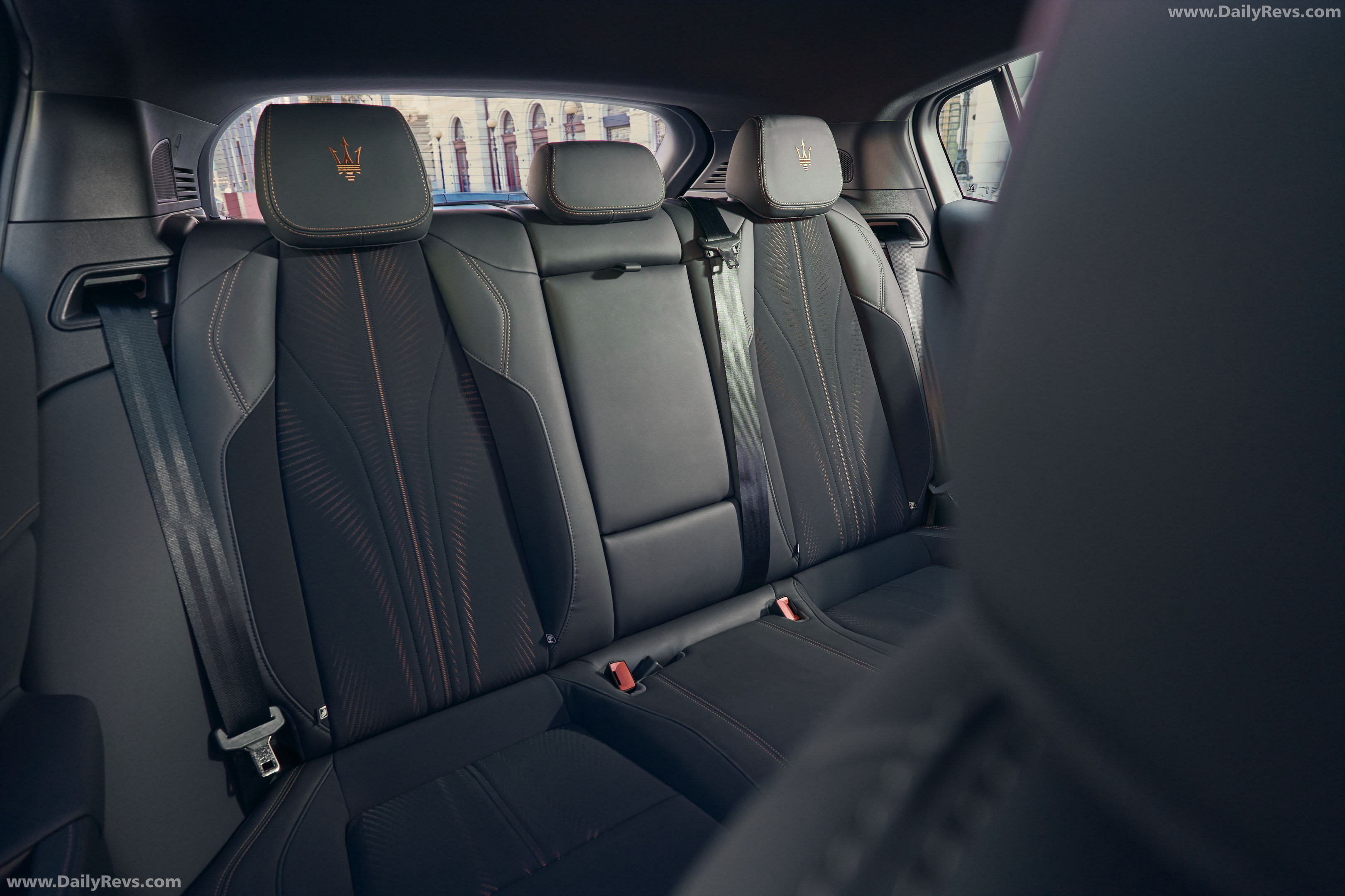 2027 Maserati Grecale Modena V6 Verde Royale Interior