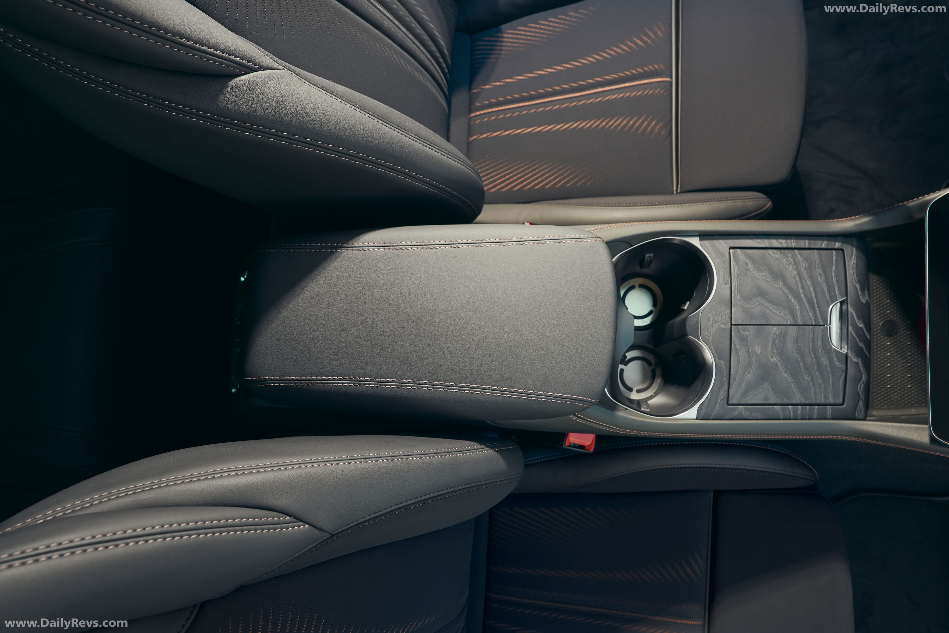 2027 Maserati Grecale Modena V6 Verde Royale Interior