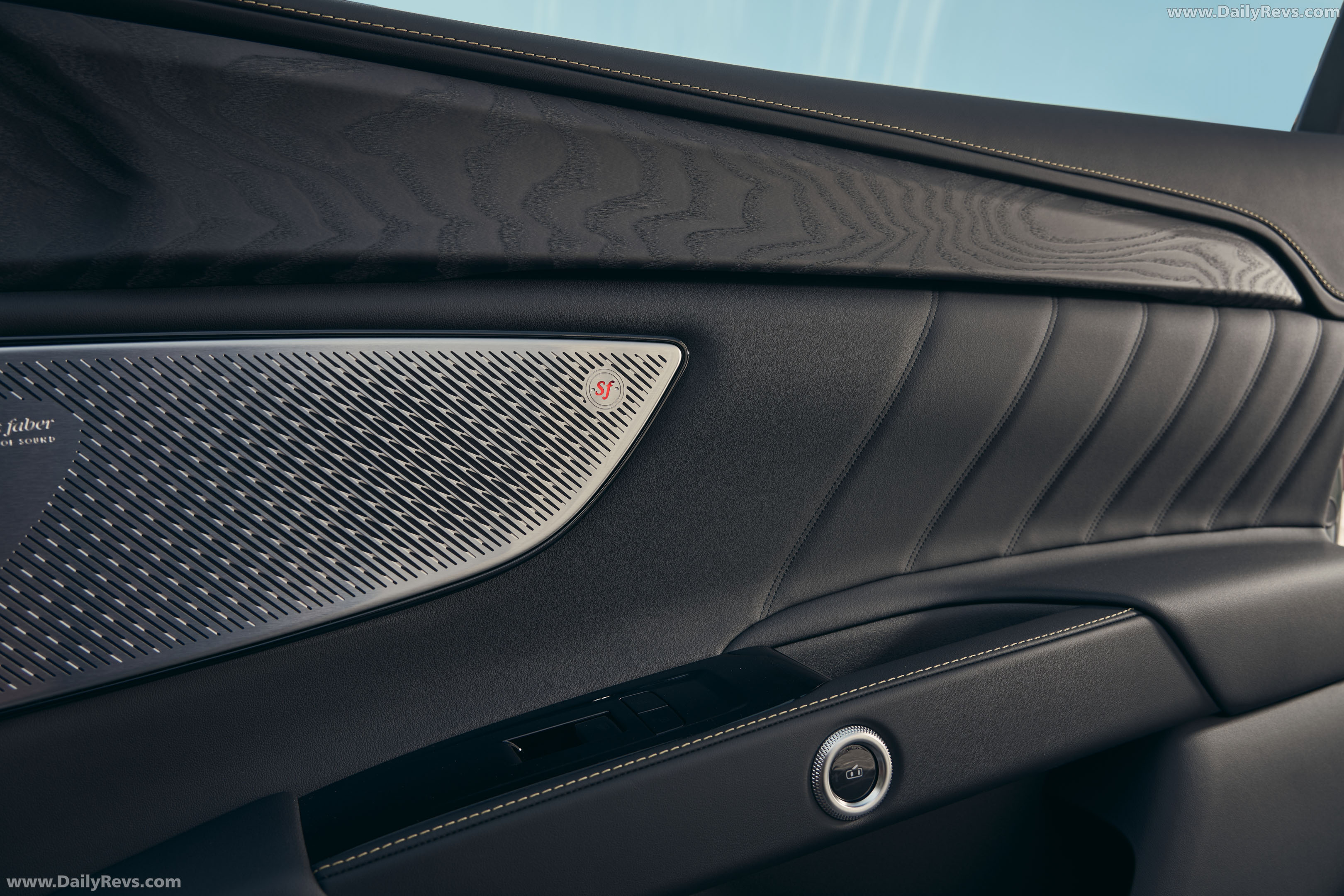 2027 Maserati Grecale Modena V6 Verde Royale Interior