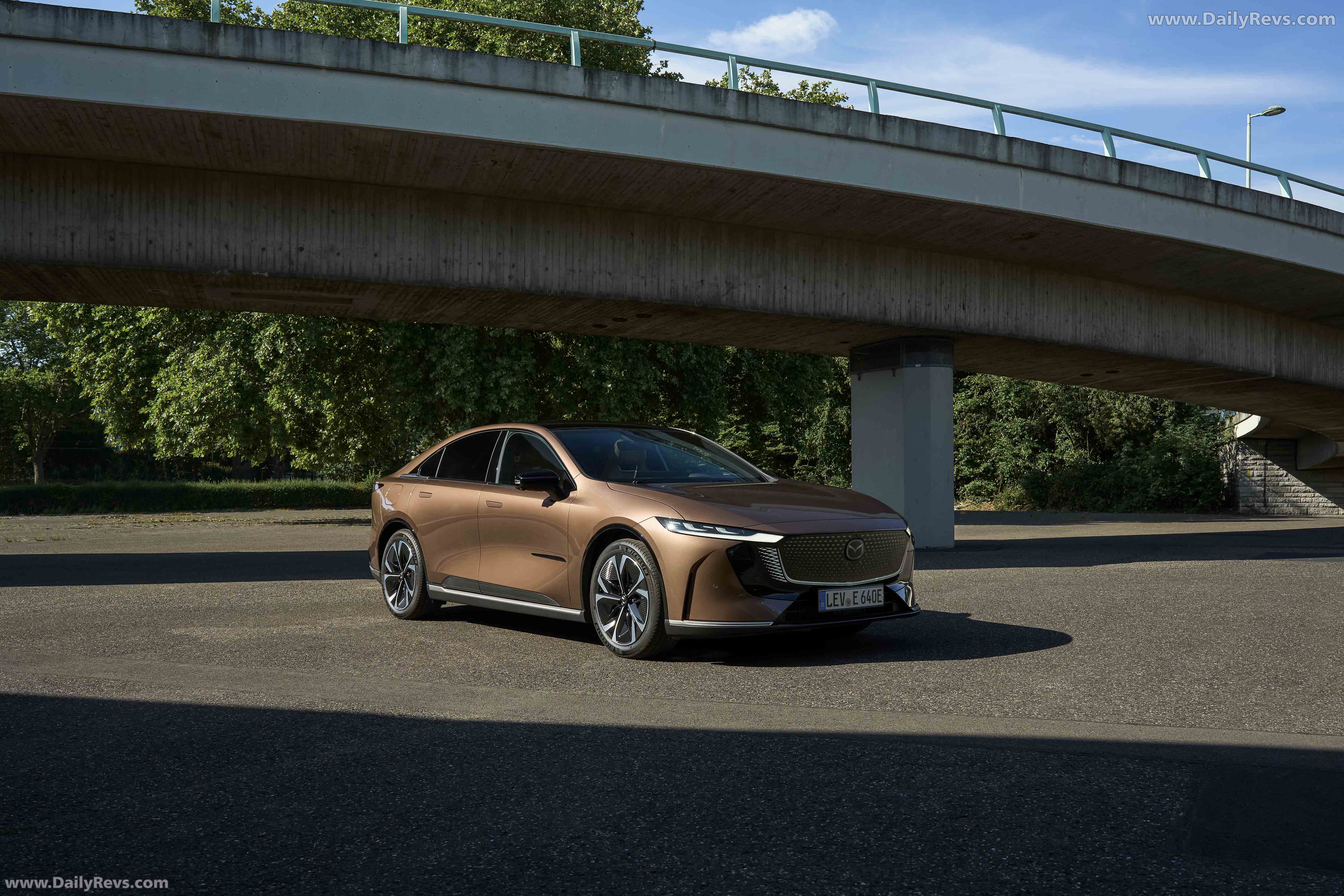 2025 Mazda 6e Melting Copper Front View