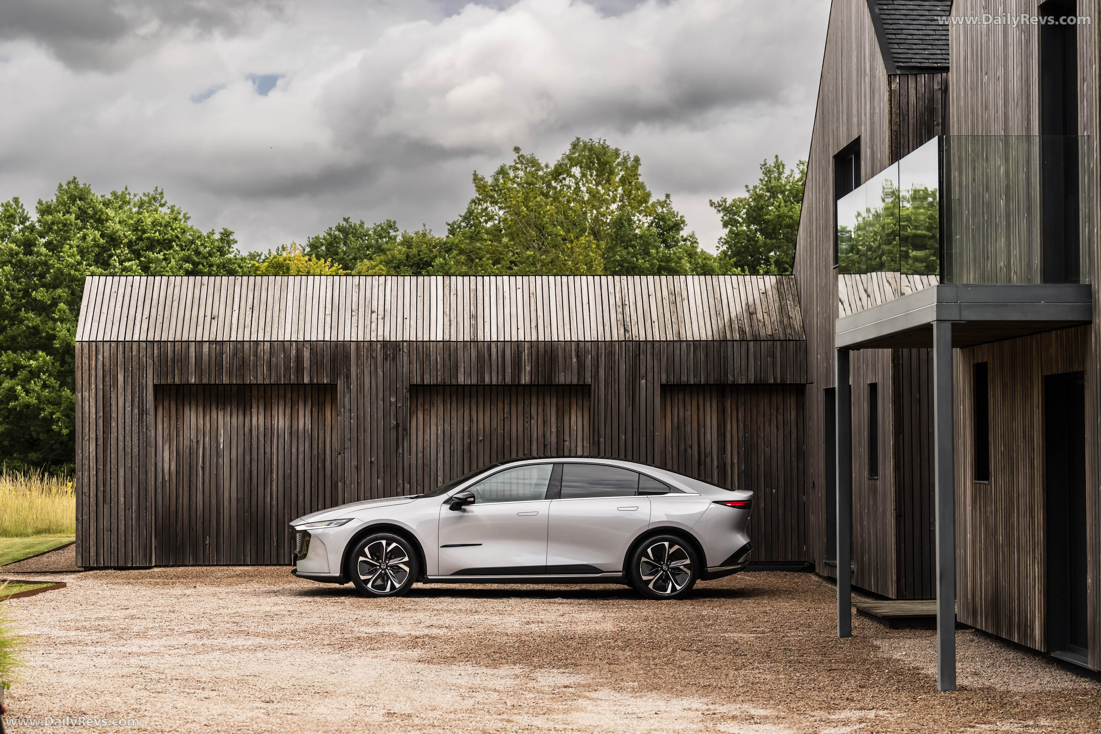 2025 Mazda 6e Takumi Side View
