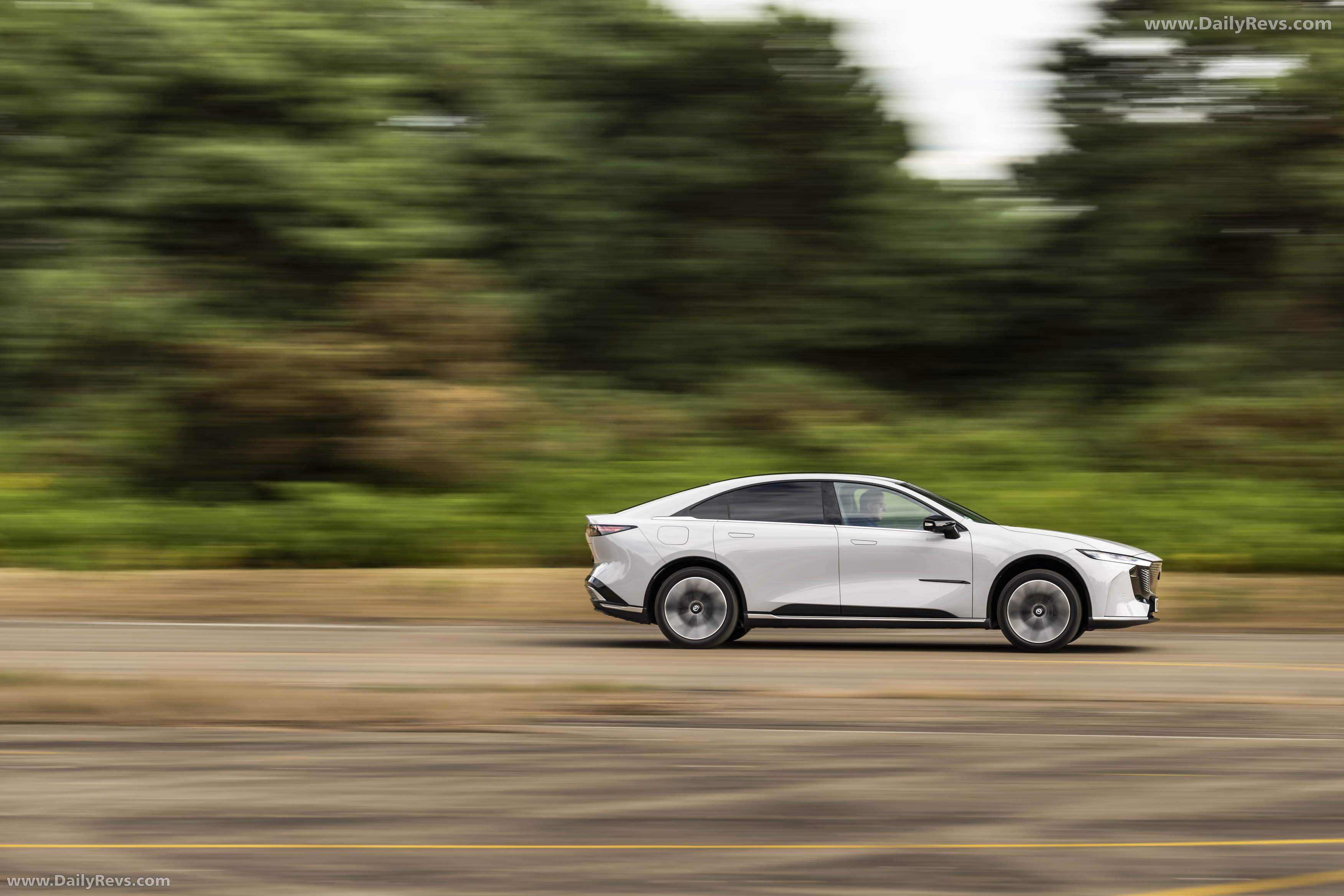 2025 Mazda 6e Takumi Side View