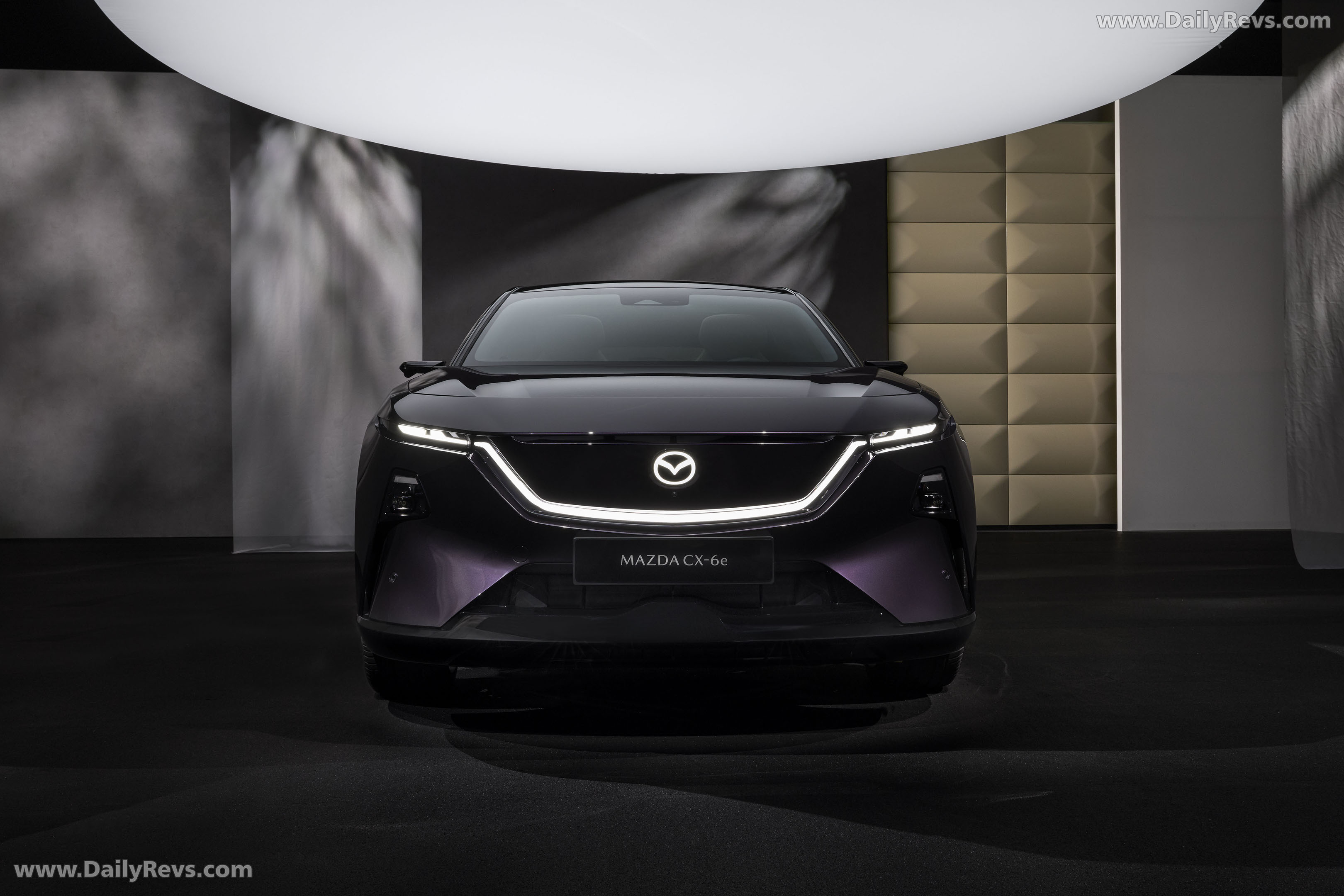 2027 Mazda CX-6e Front View