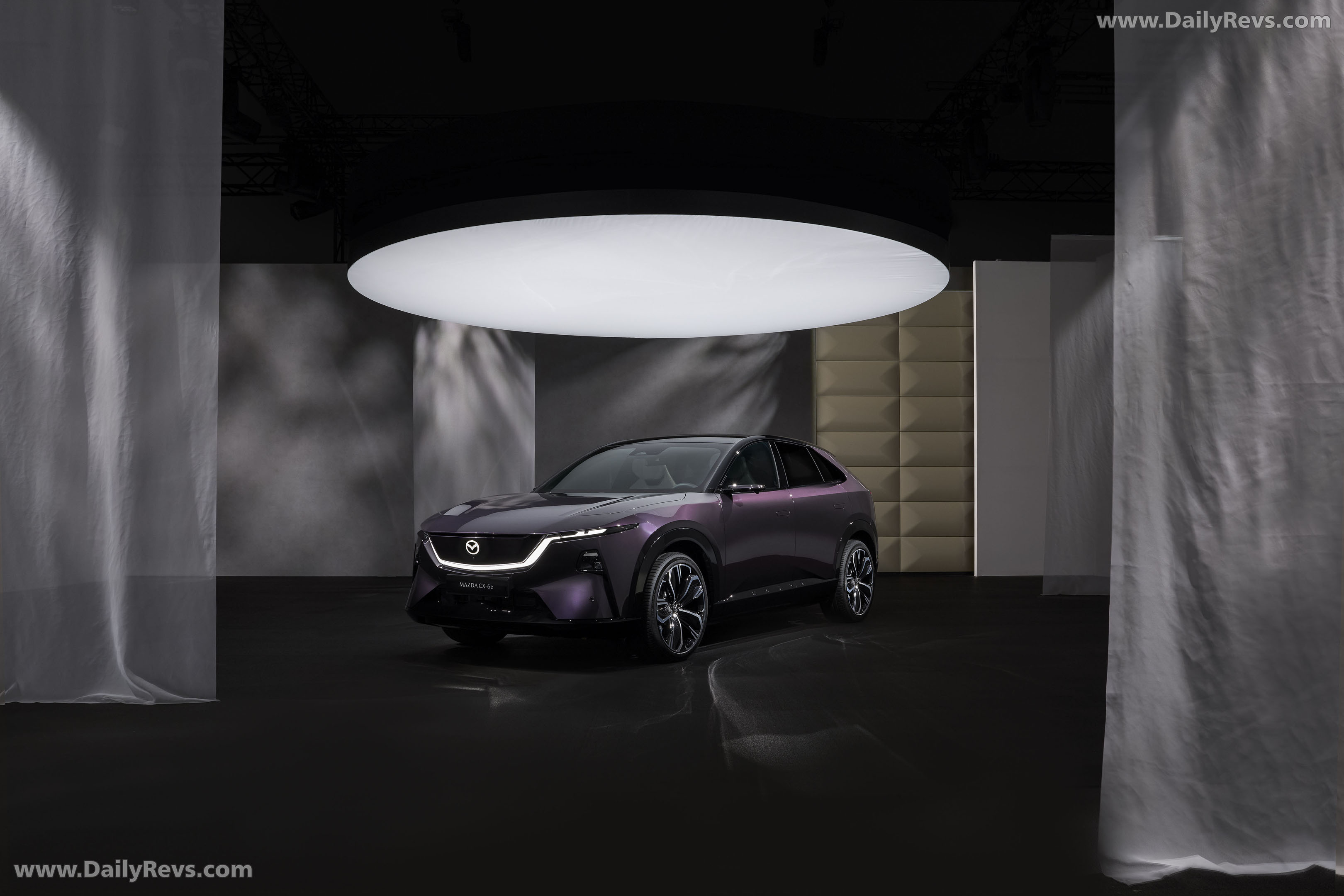 2027 Mazda CX-6e Front View
