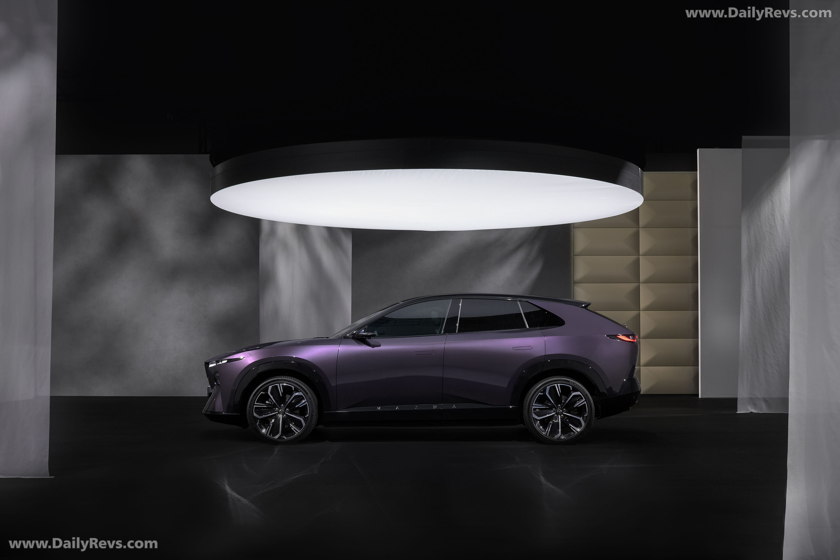 2027 Mazda CX-6e Side View