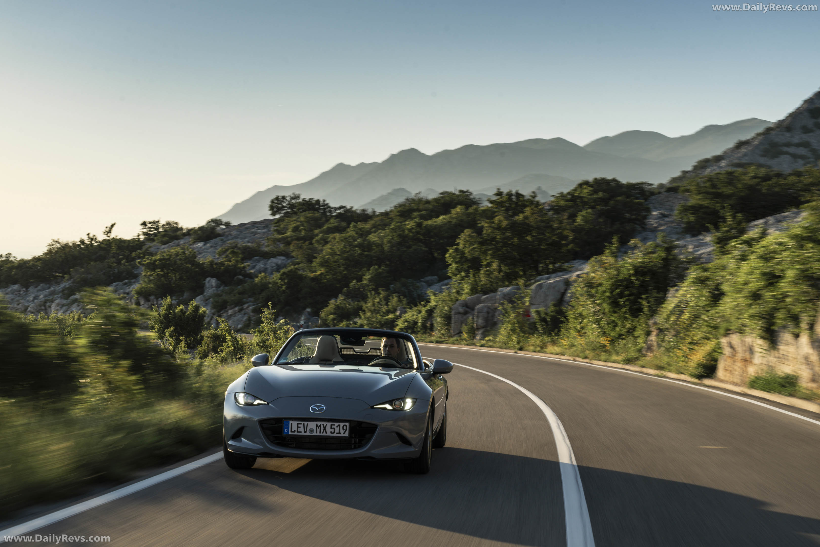2027 Mazda MX-5 Kazari Front View