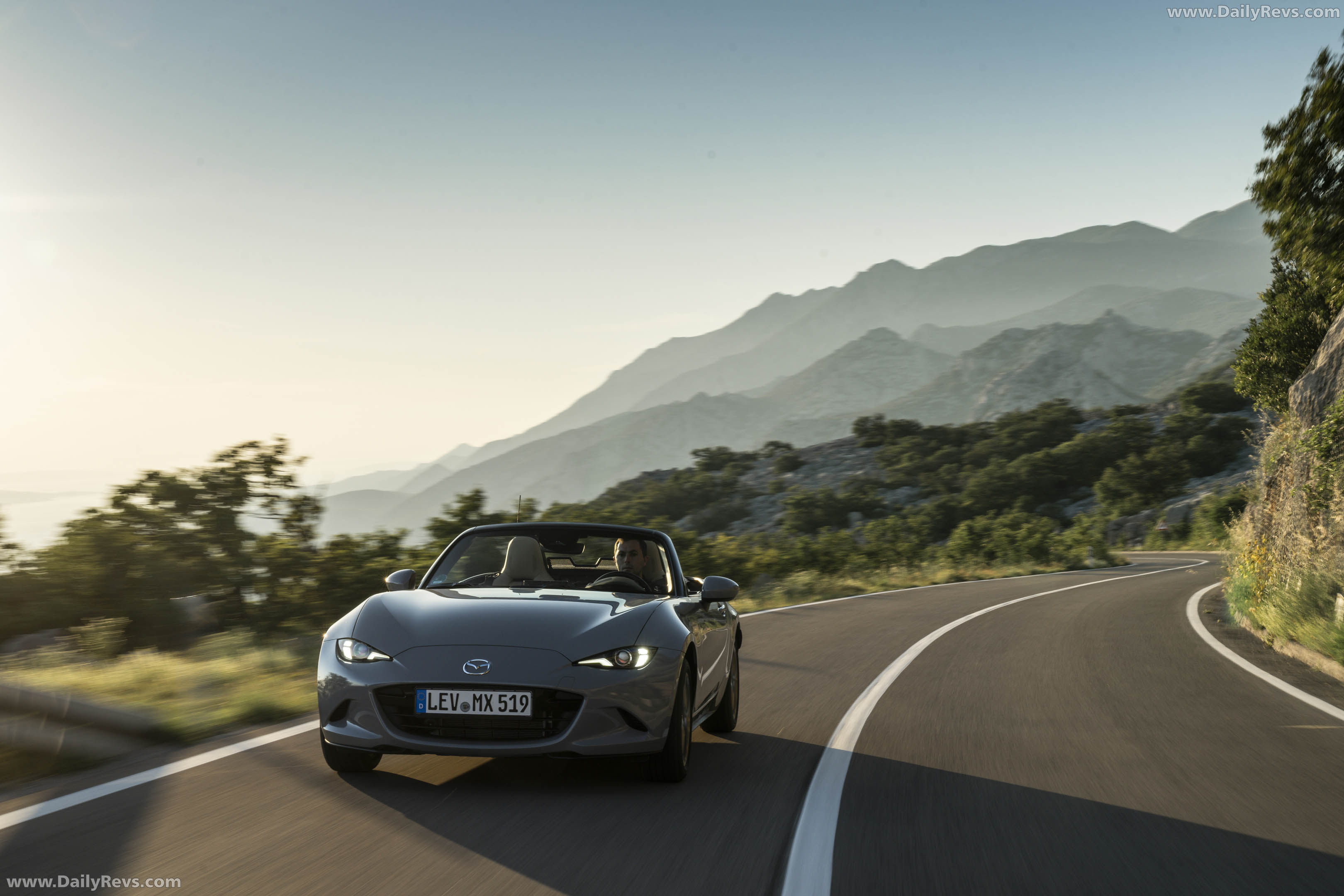 2027 Mazda MX-5 Kazari Front View
