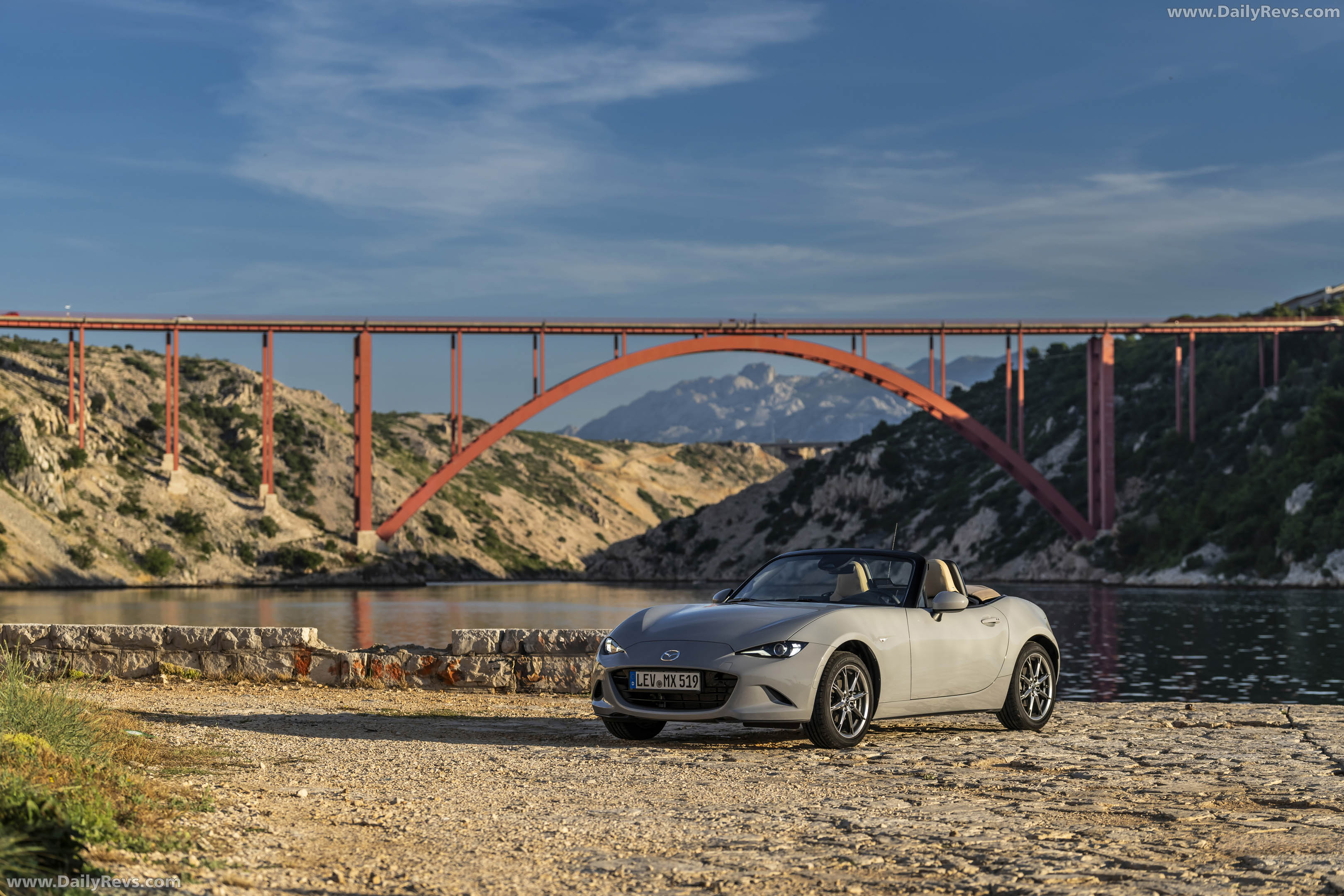 2027 Mazda MX-5 Kazari Front View