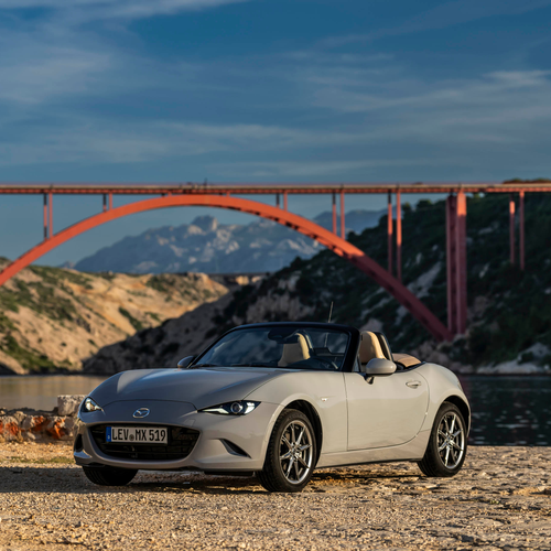 2027 Mazda MX-5 Kazari Front View
