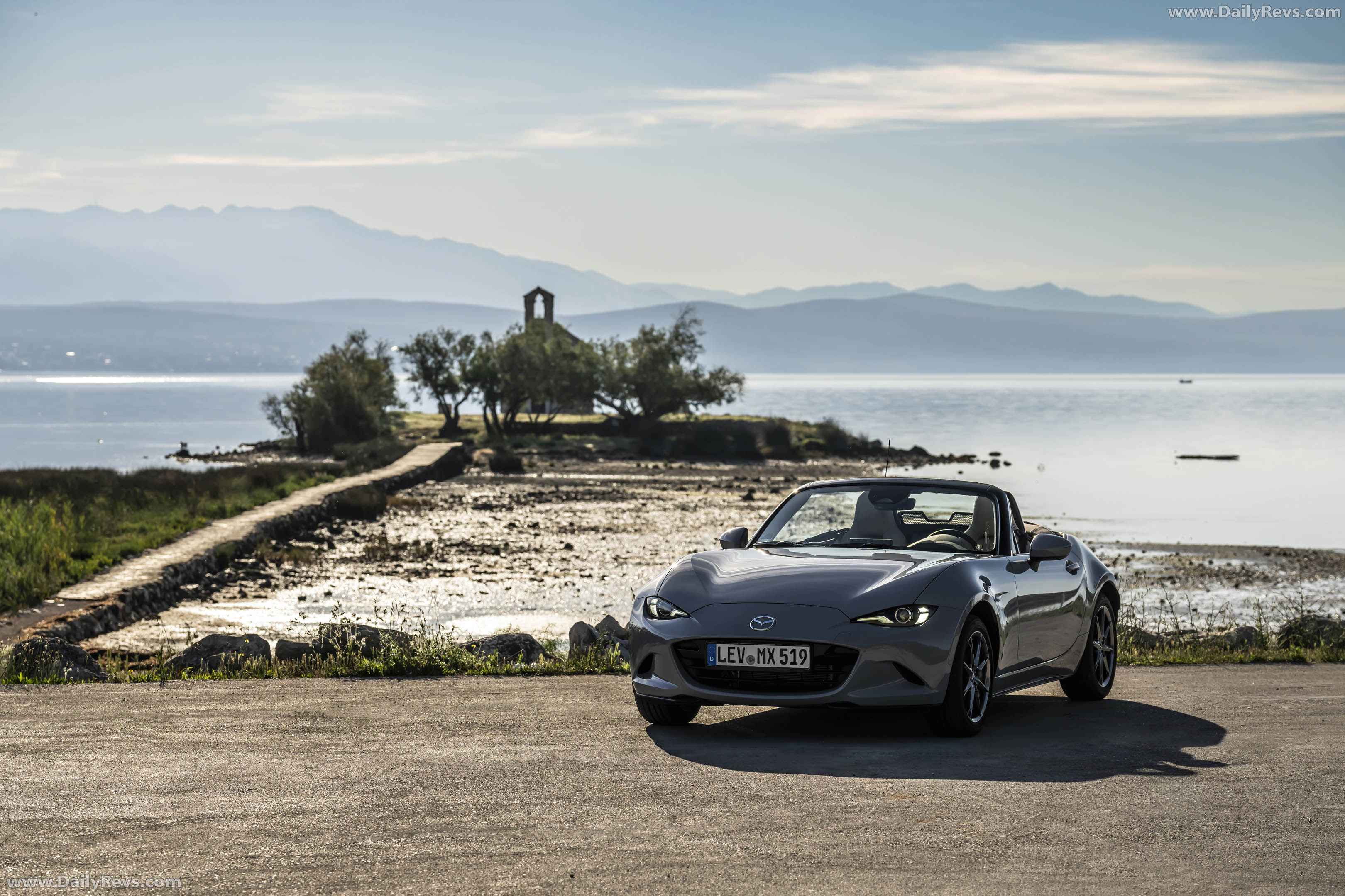 2027 Mazda MX-5 Kazari Front View
