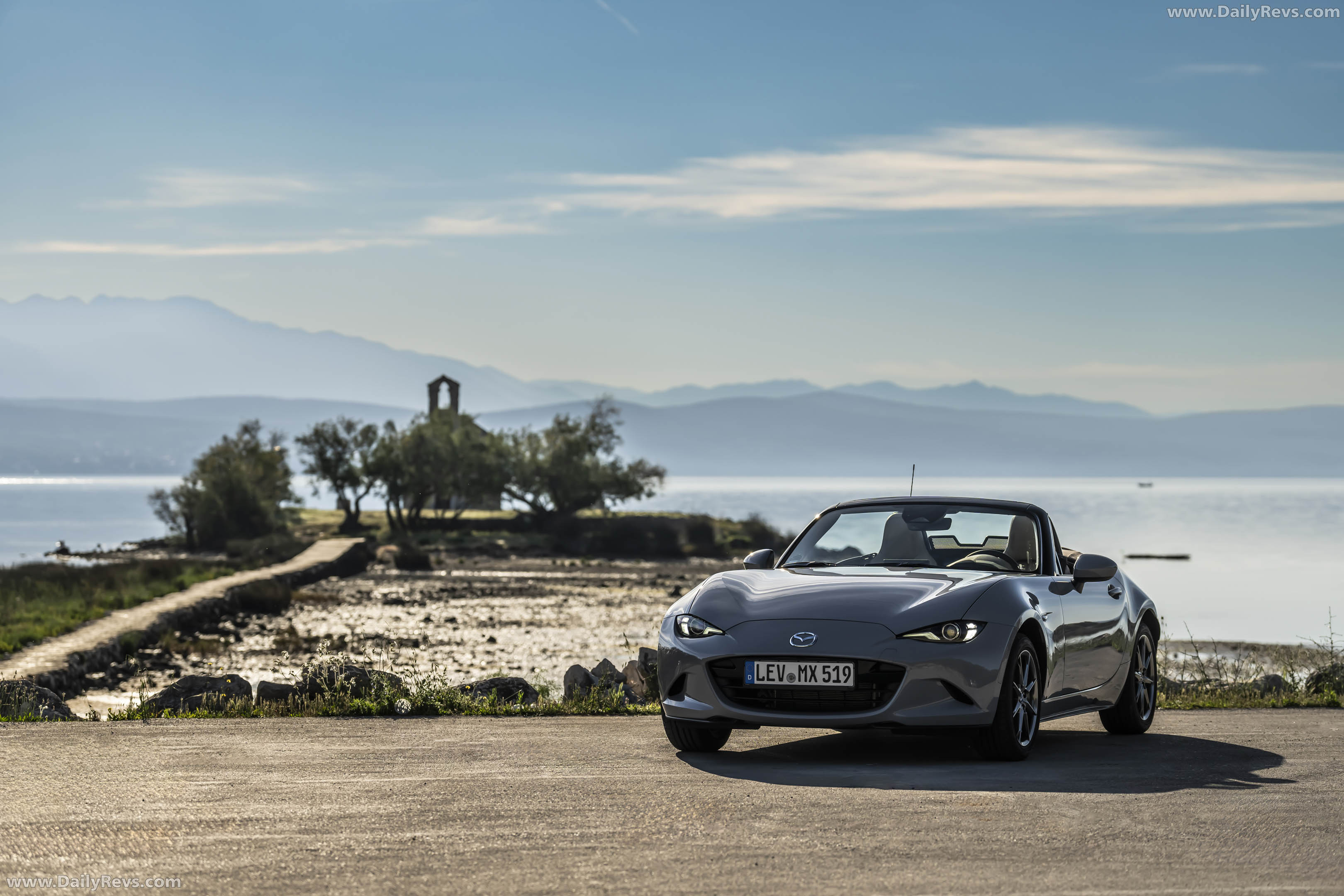 2027 Mazda MX-5 Kazari Front View