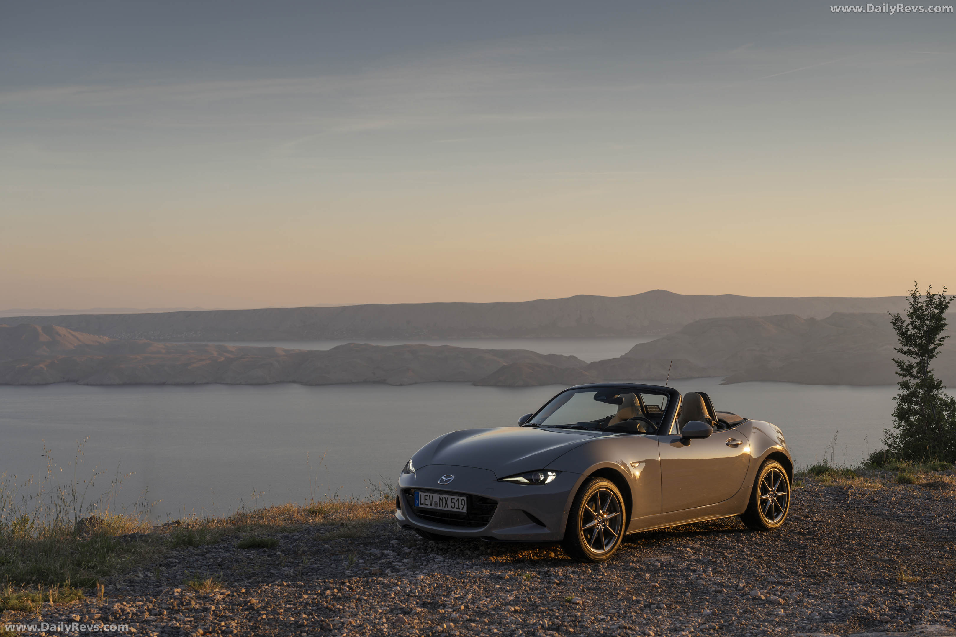 2027 Mazda MX-5 Kazari Front View