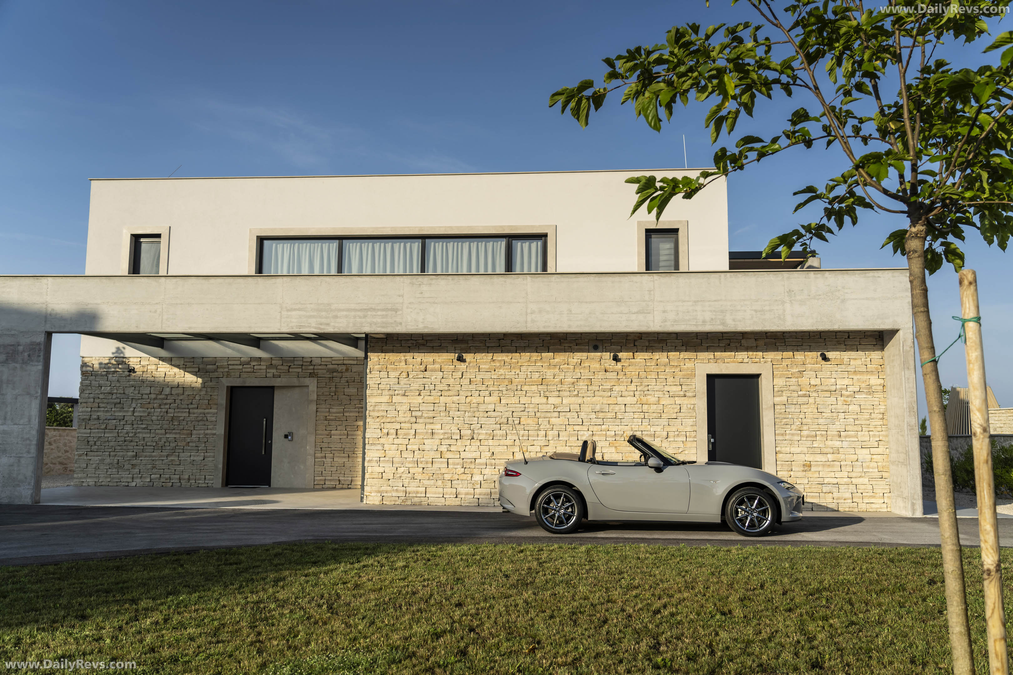 2027 Mazda MX-5 Kazari Side View