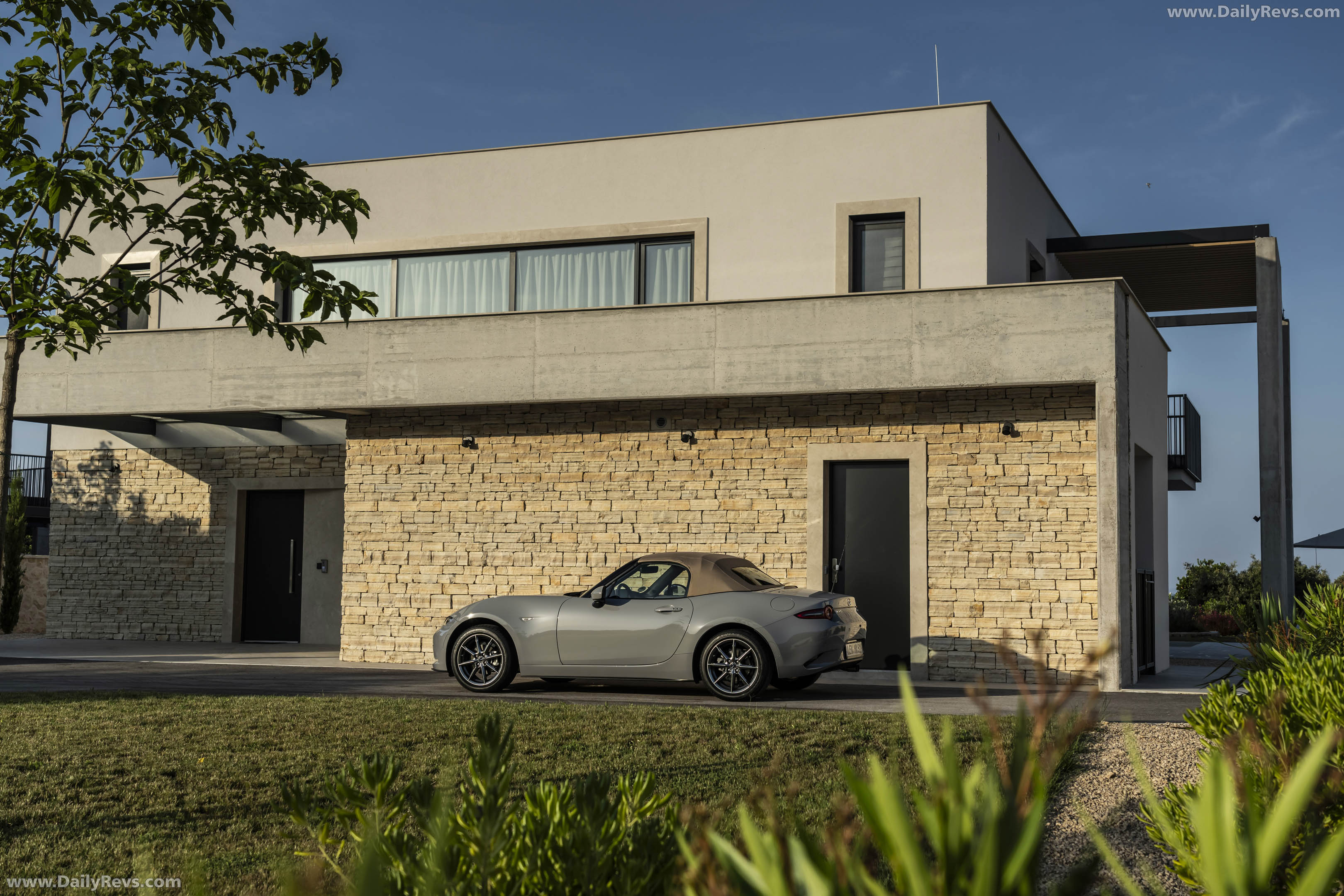 2027 Mazda MX-5 Kazari Side View