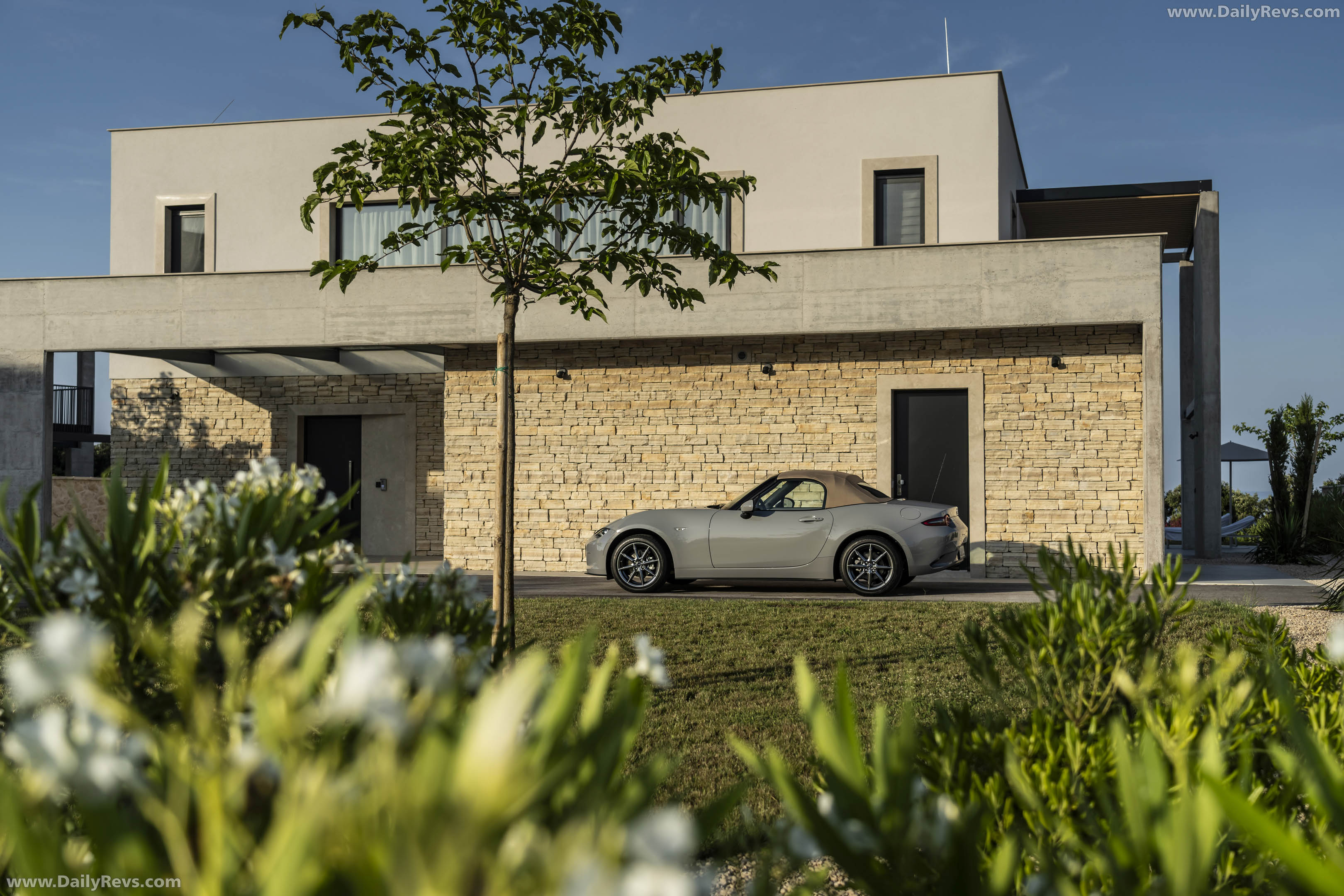 2027 Mazda MX-5 Kazari Side View