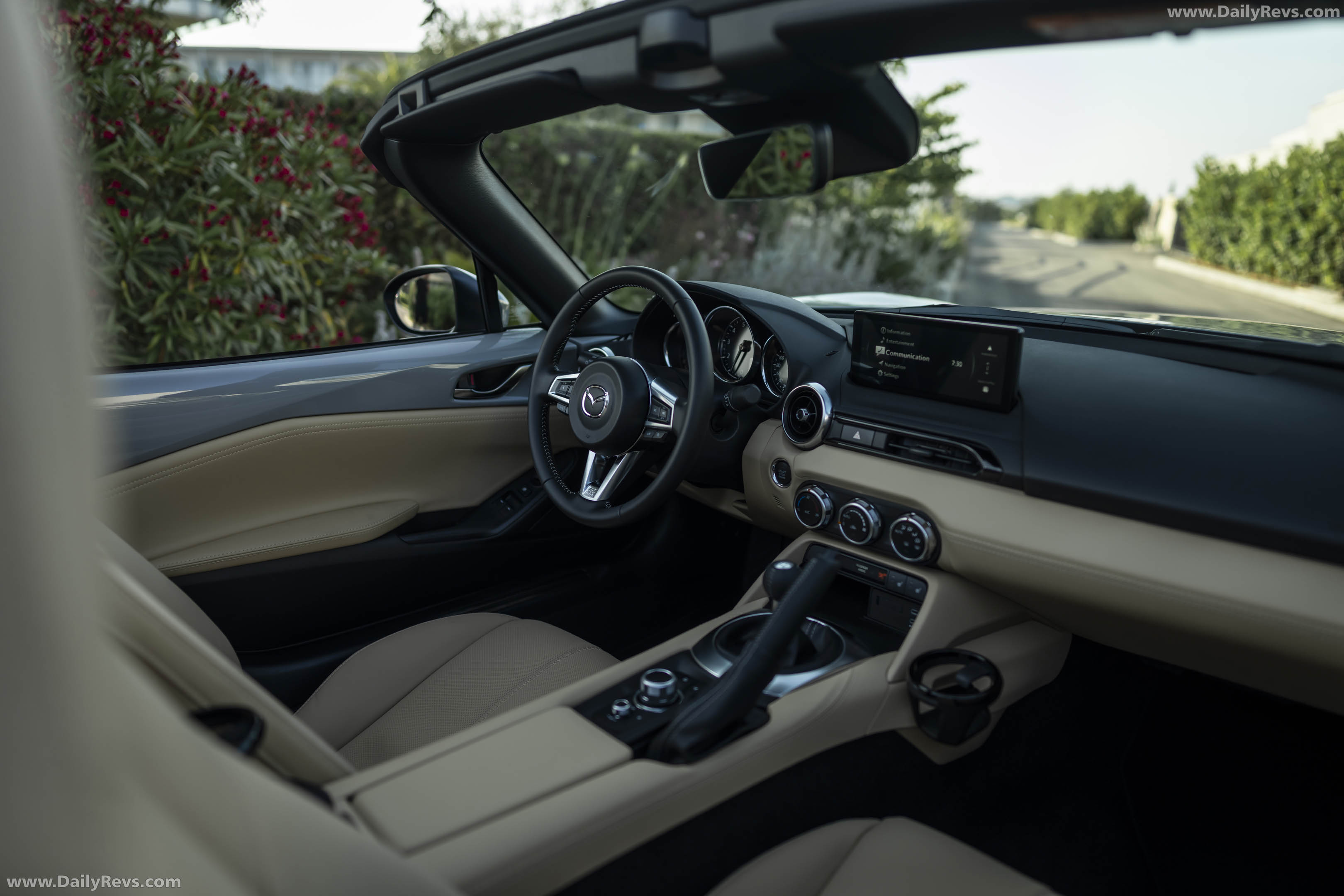 2027 Mazda MX-5 Kazari Interior