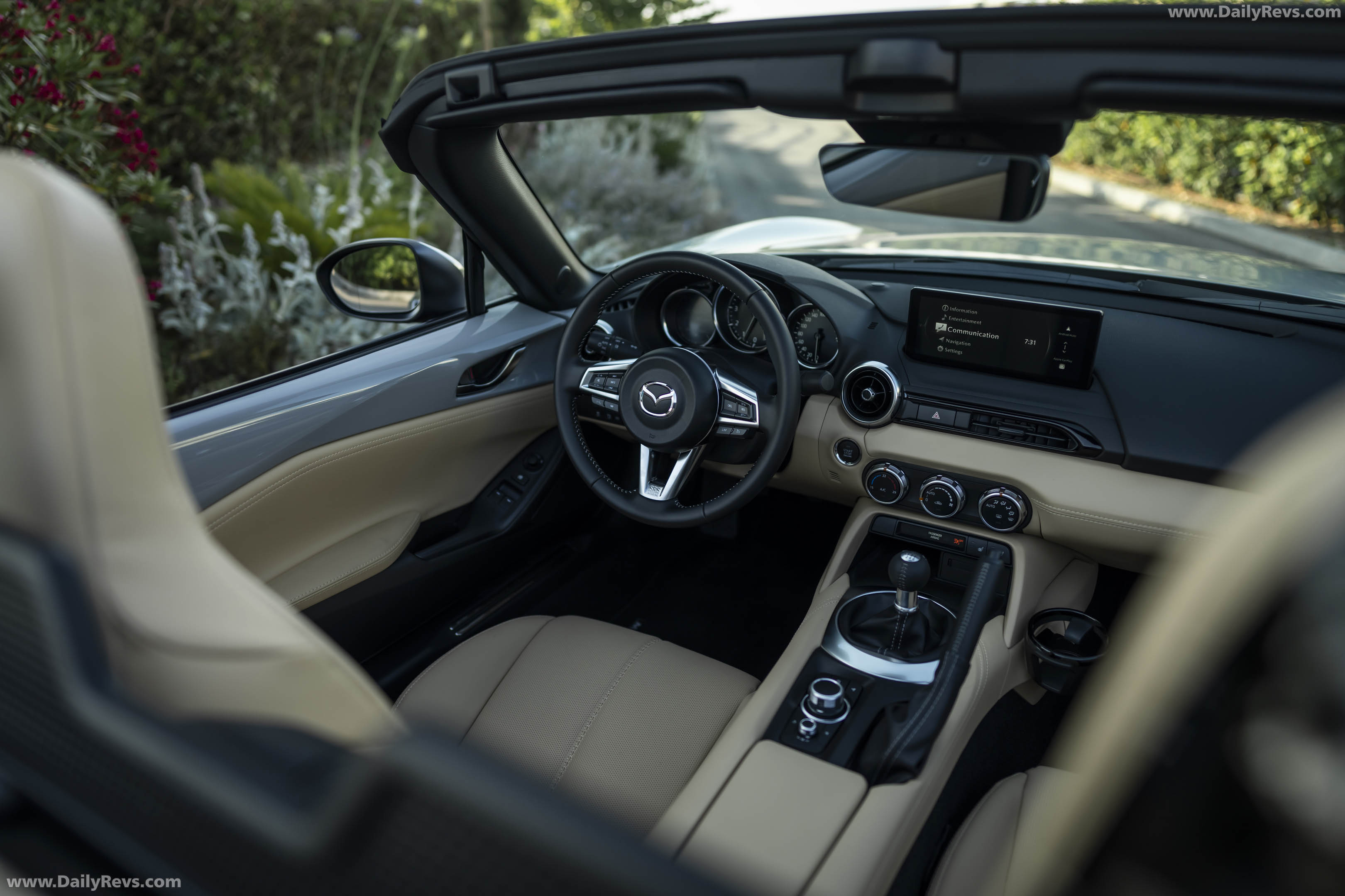 2027 Mazda MX-5 Kazari Interior