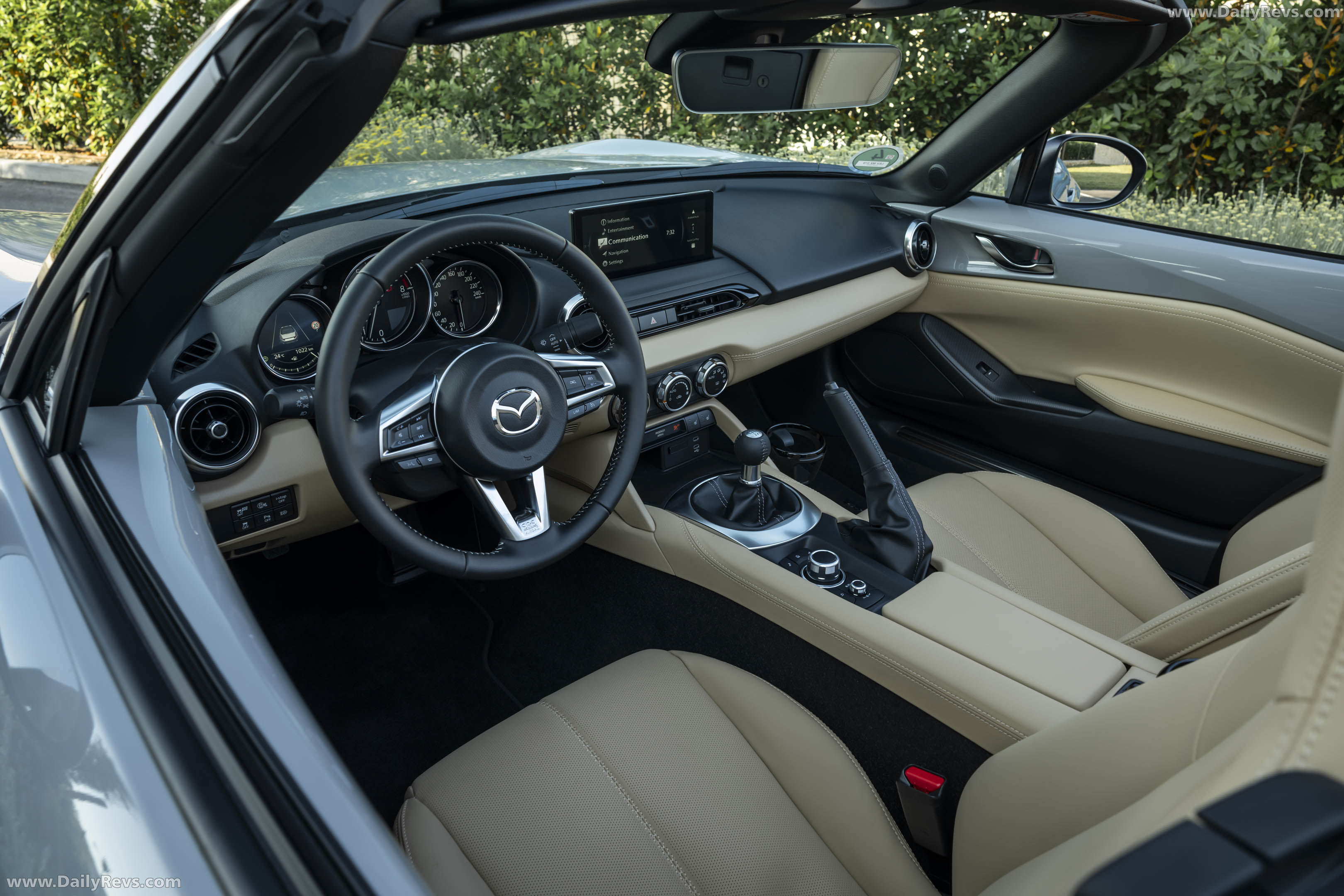 2027 Mazda MX-5 Kazari Interior