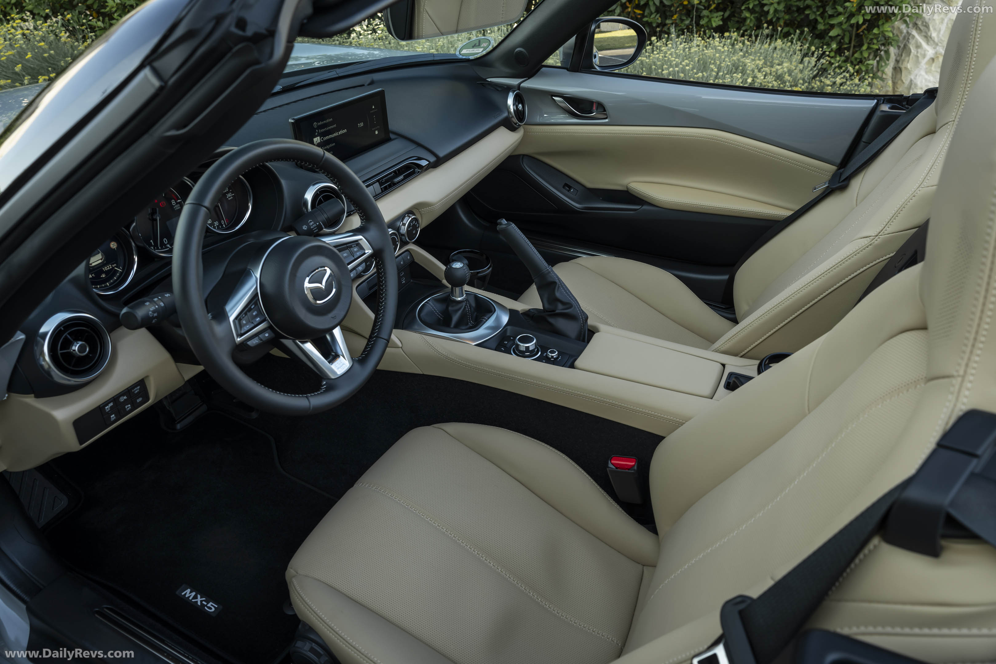 2027 Mazda MX-5 Kazari Interior