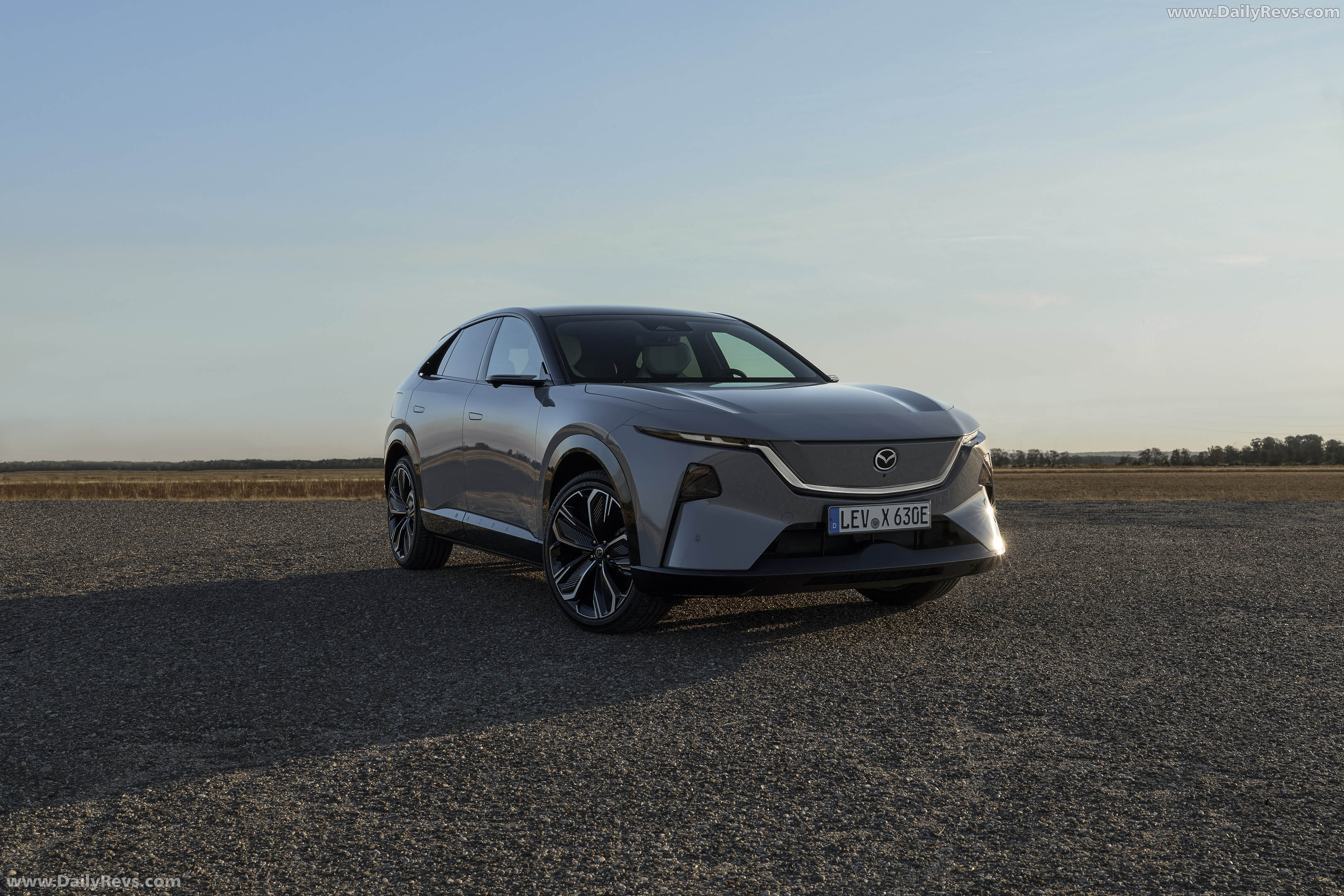 2027 Mazda CX-6e Aero Grey Front View