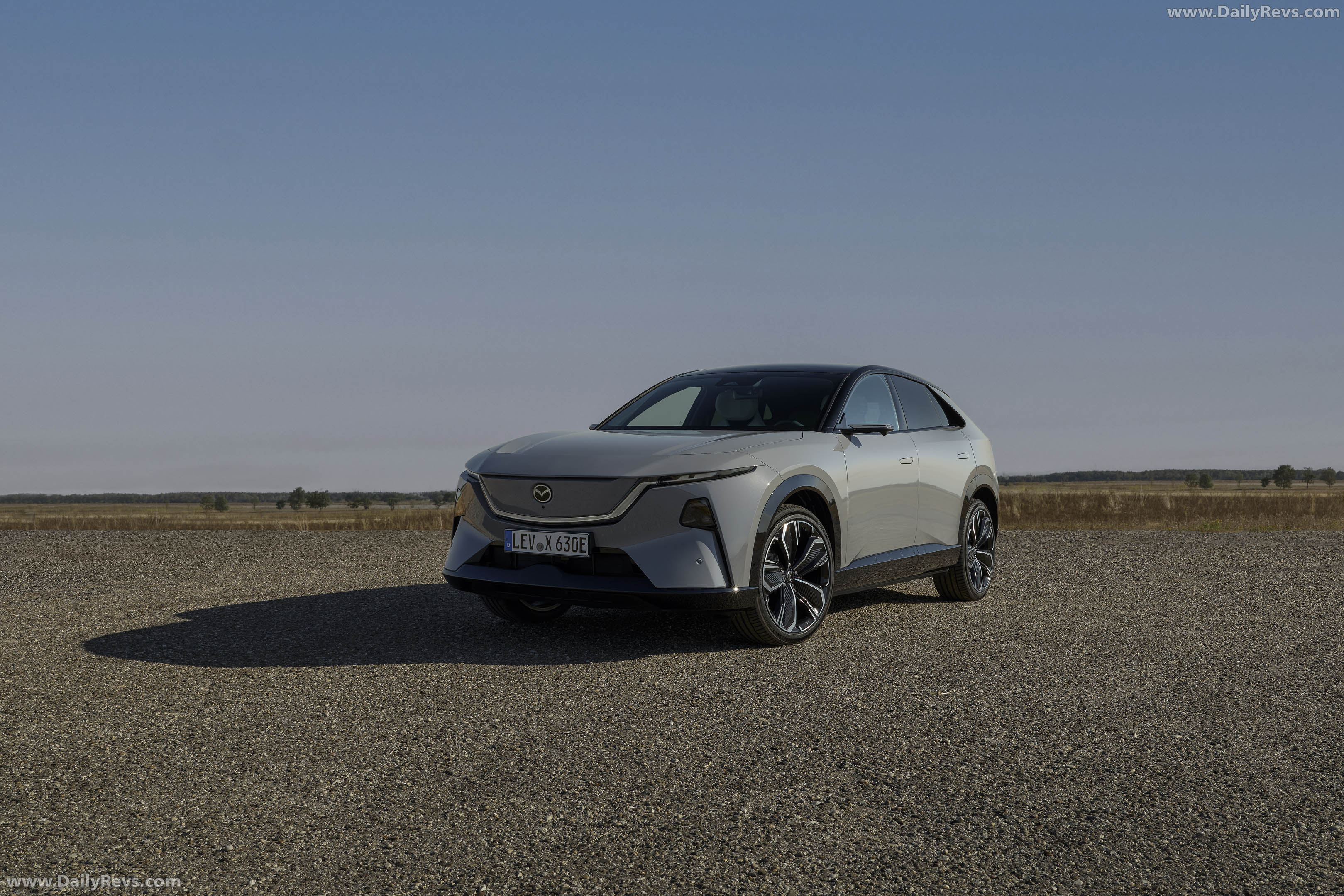 2027 Mazda CX-6e Aero Grey Front View