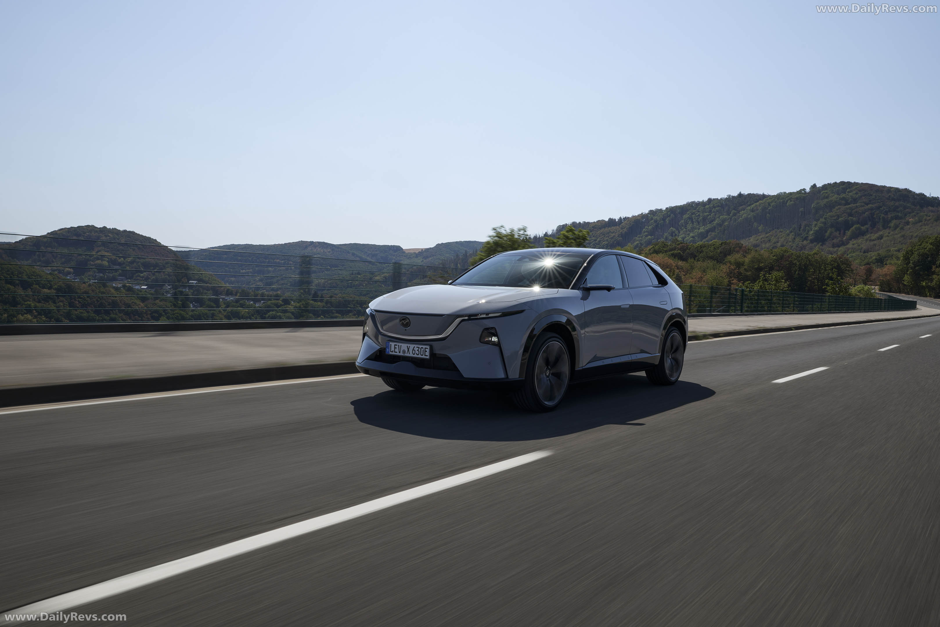 2027 Mazda CX-6e Aero Grey Front View