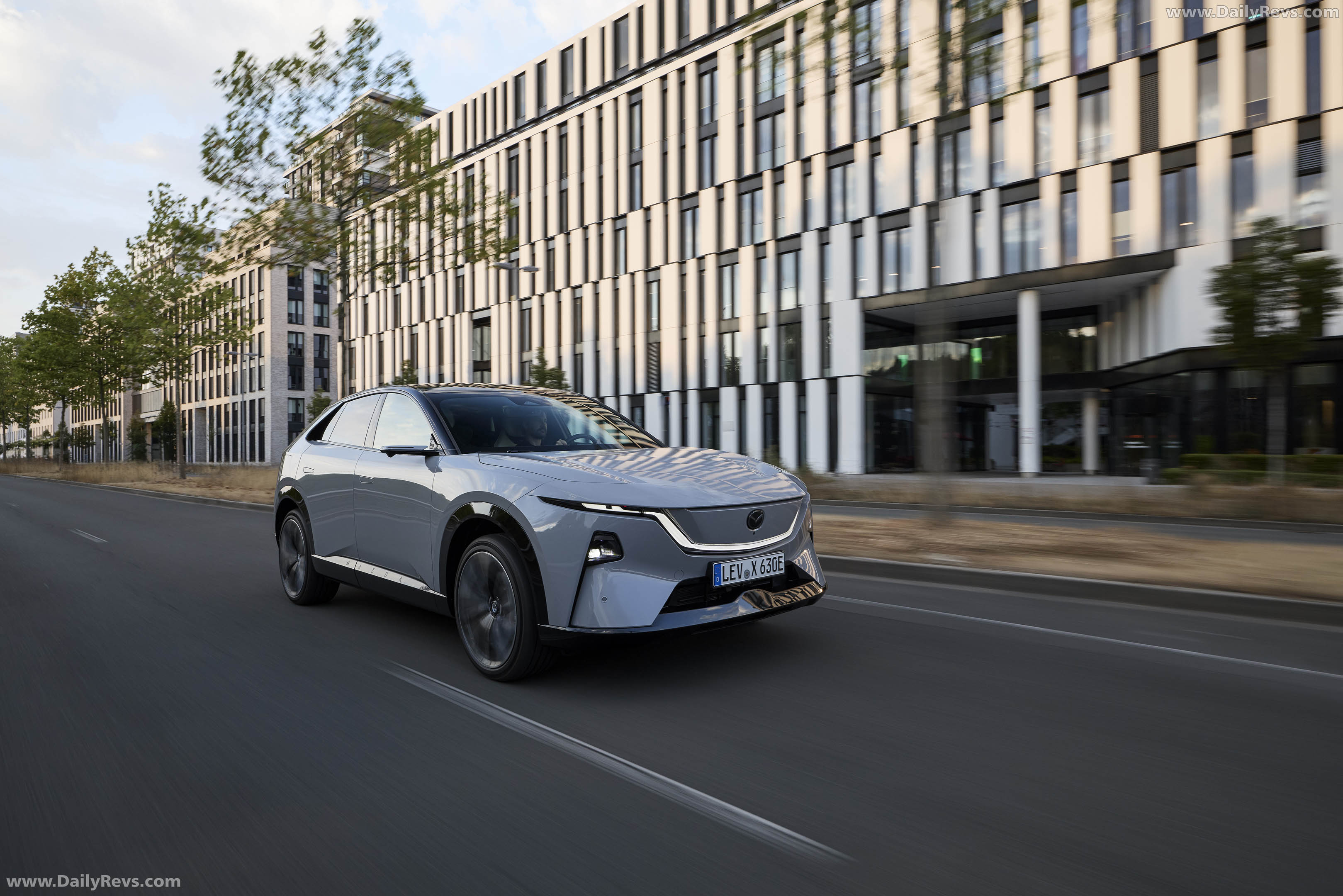 2027 Mazda CX-6e Aero Grey Front View