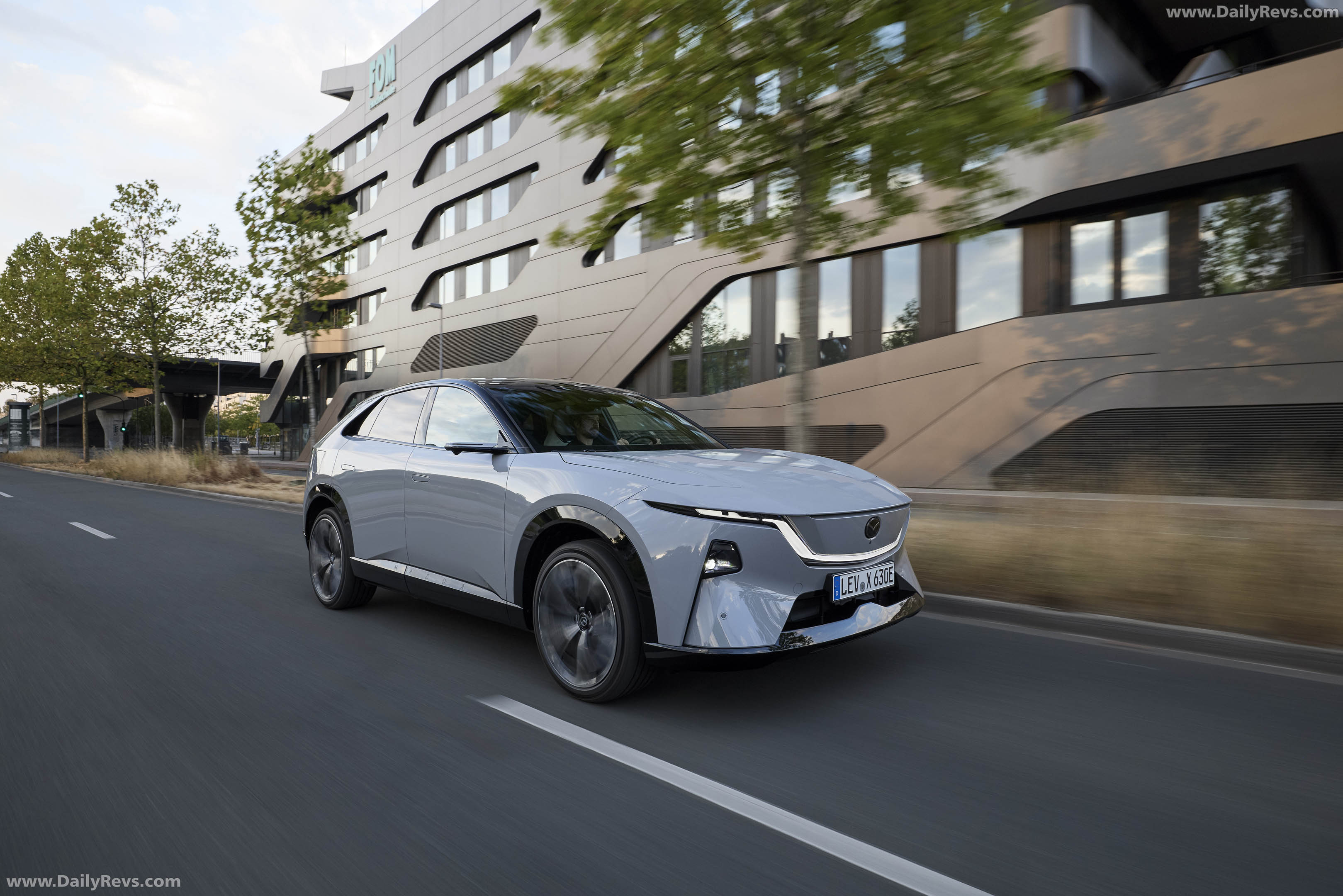 2027 Mazda CX-6e Aero Grey Front View