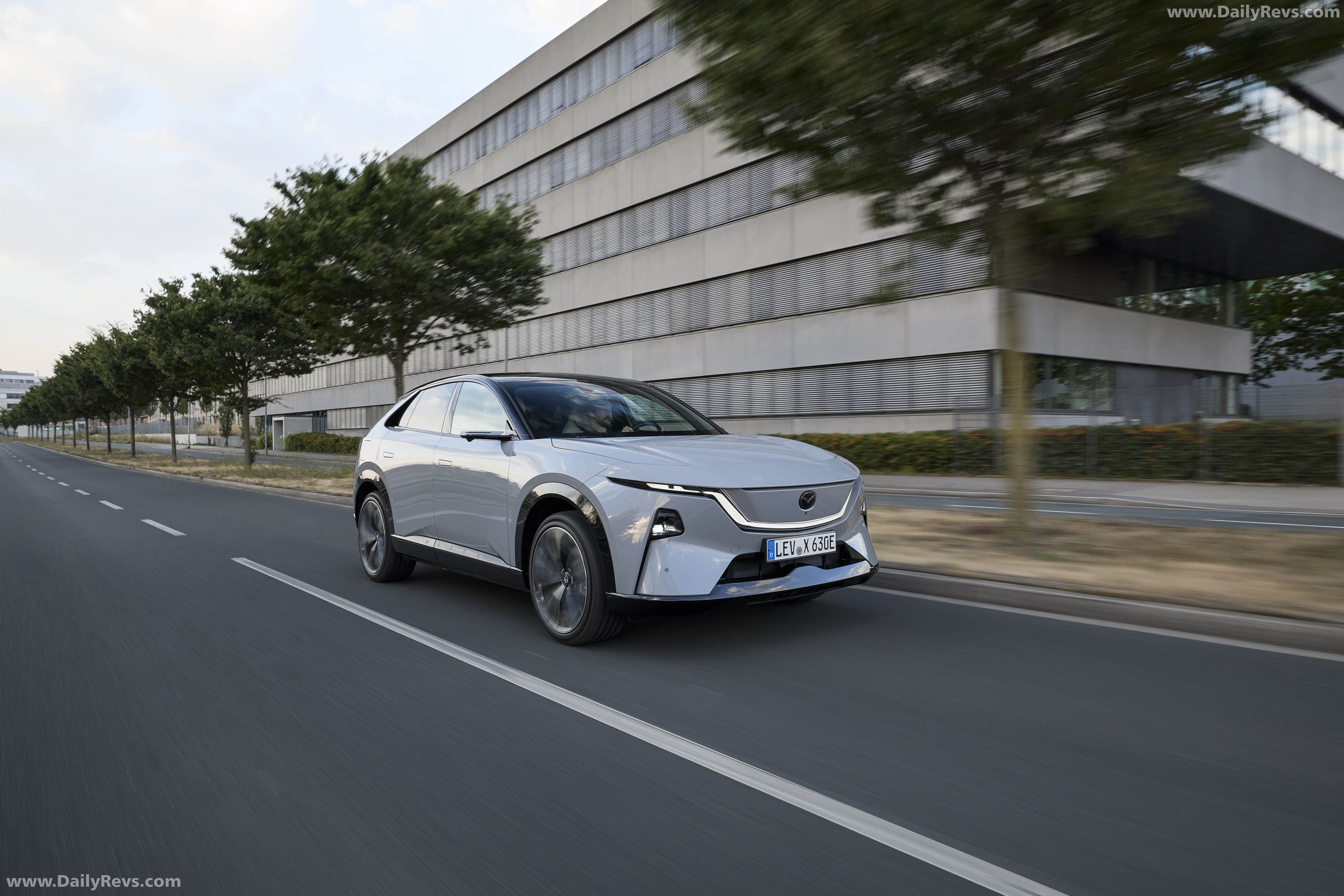 2027 Mazda CX-6e Aero Grey Front View