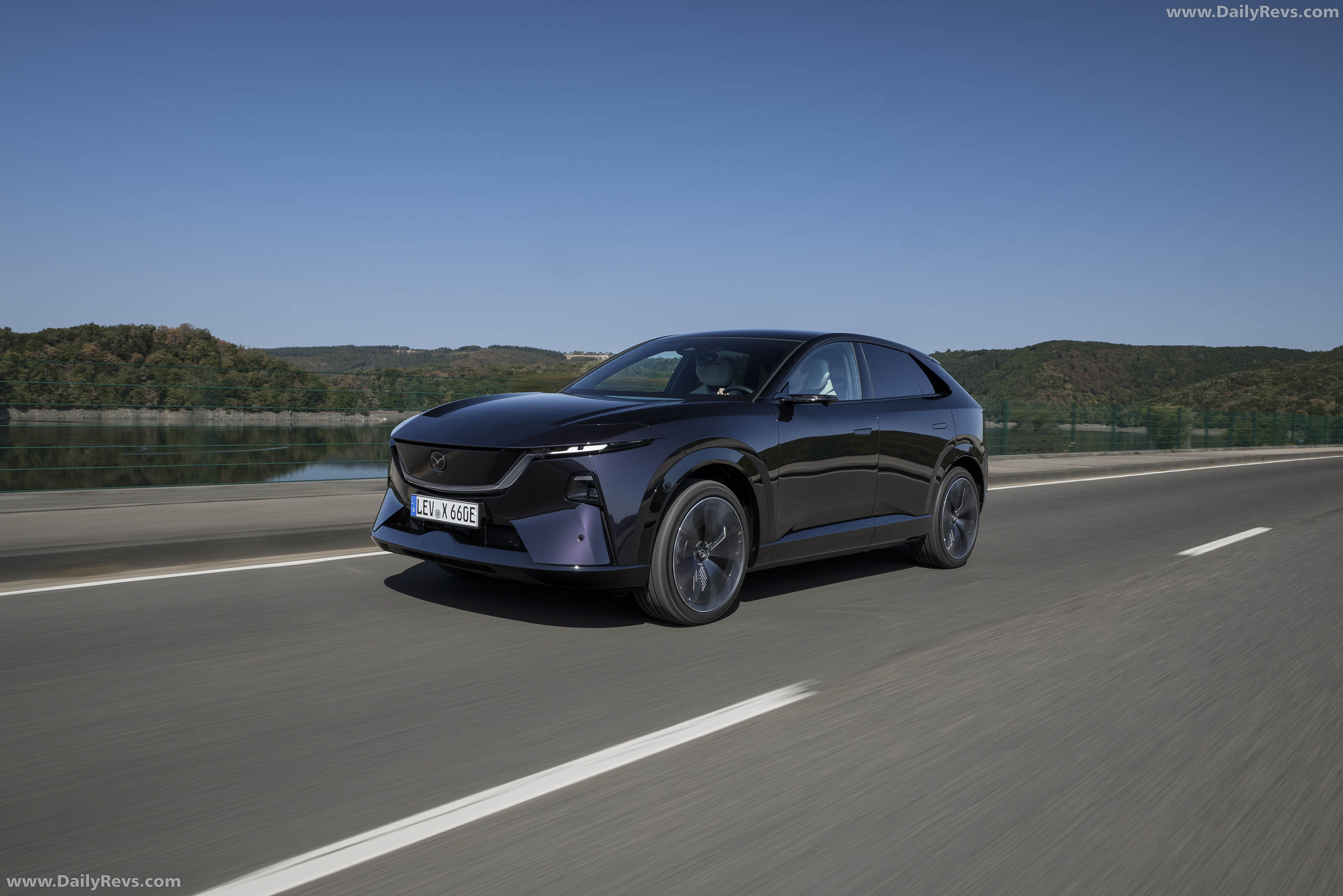 2027 Mazda CX-6e Nightfall Violet Front View