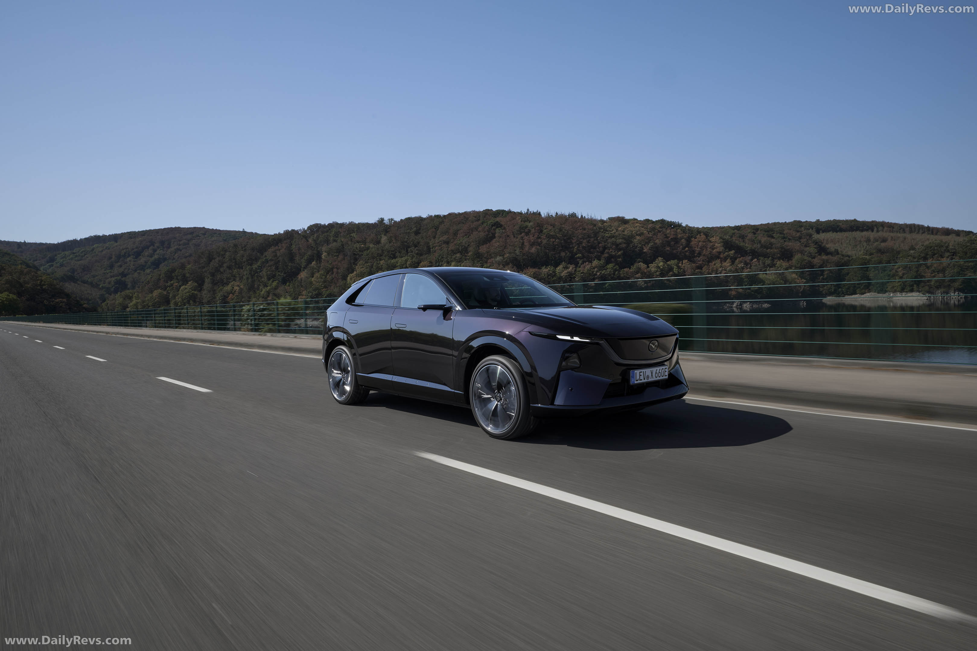 2027 Mazda CX-6e Nightfall Violet Front View