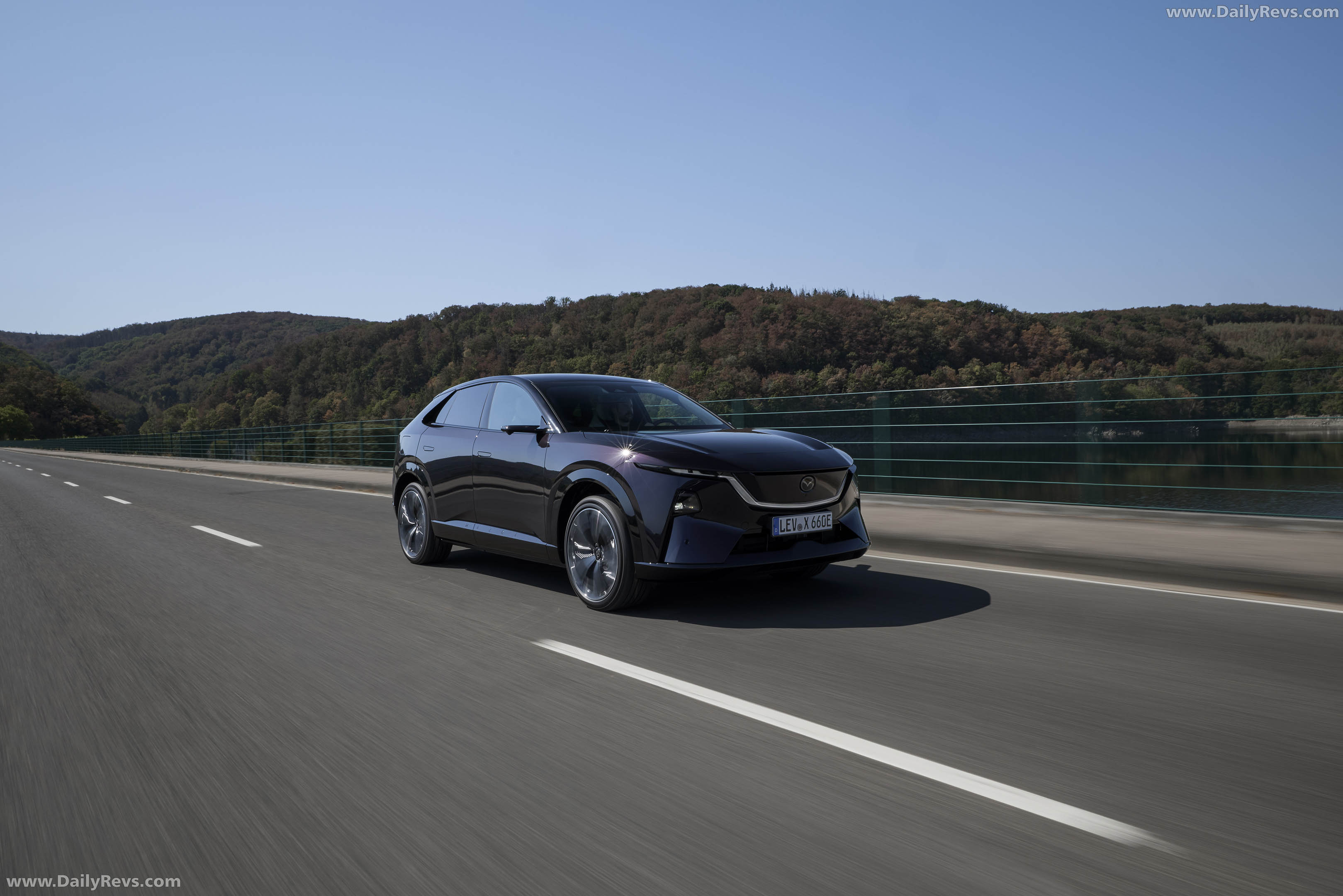 2027 Mazda CX-6e Nightfall Violet Front View