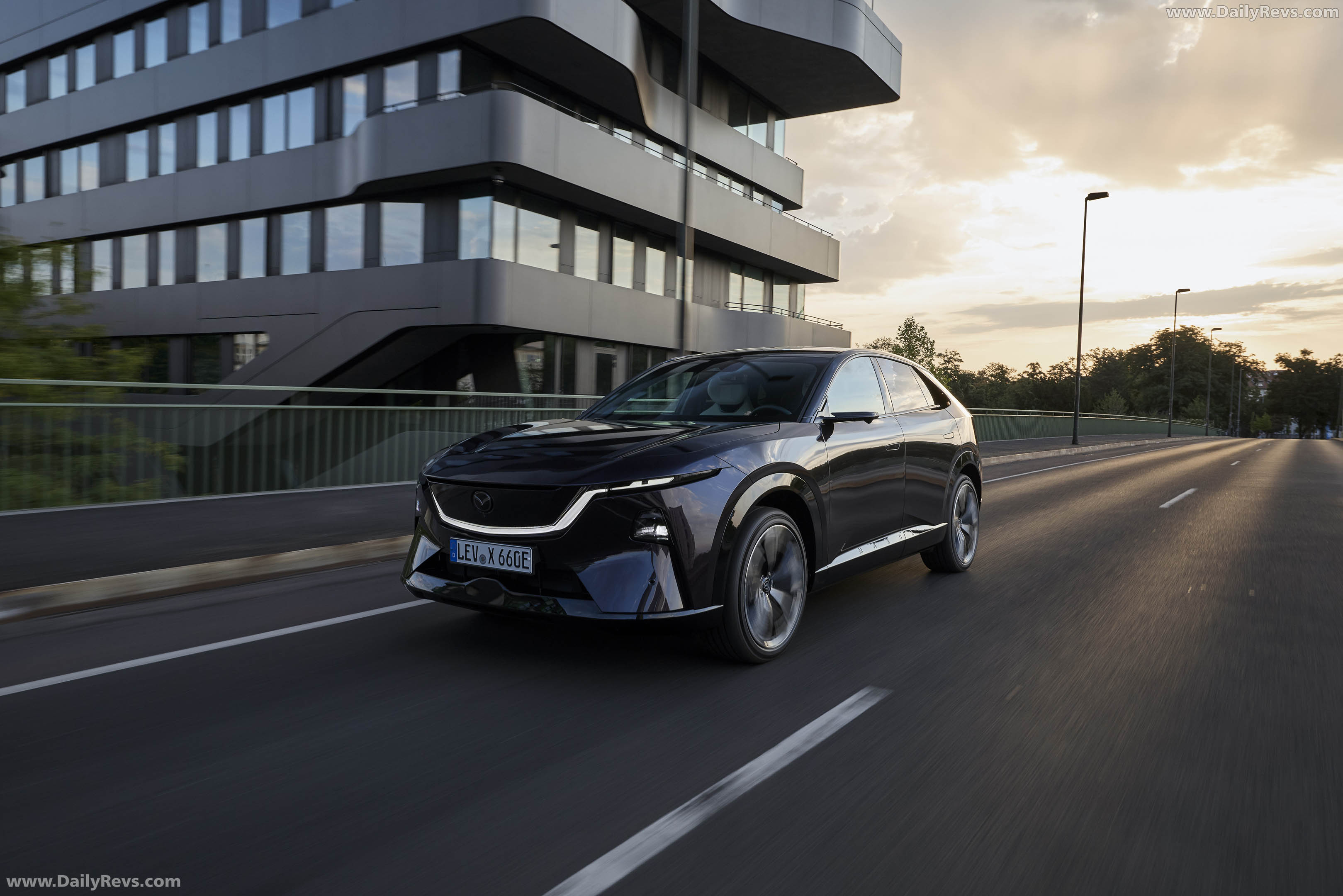 2027 Mazda CX-6e Nightfall Violet Front View