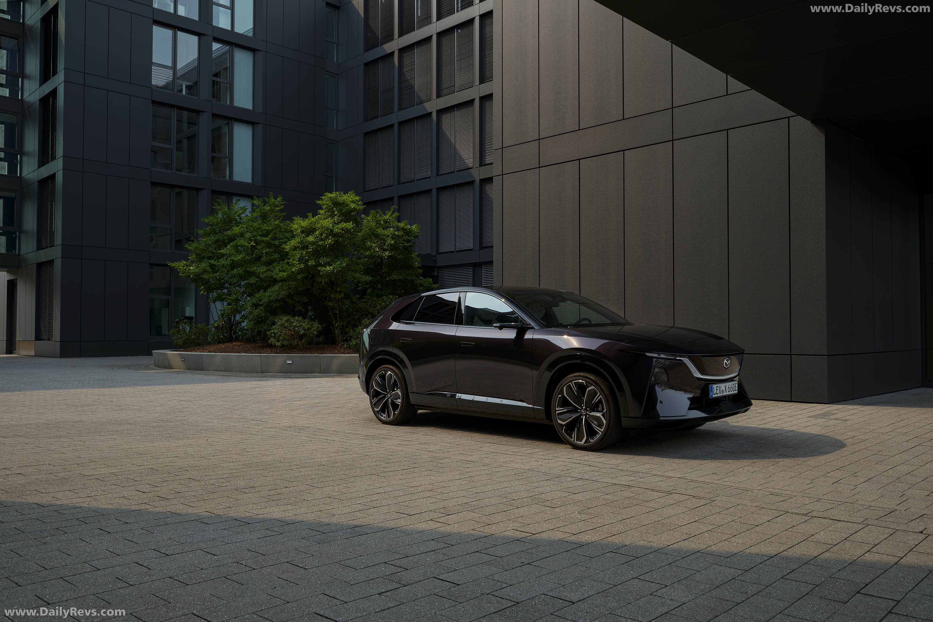 2027 Mazda CX-6e Nightfall Violet Front View