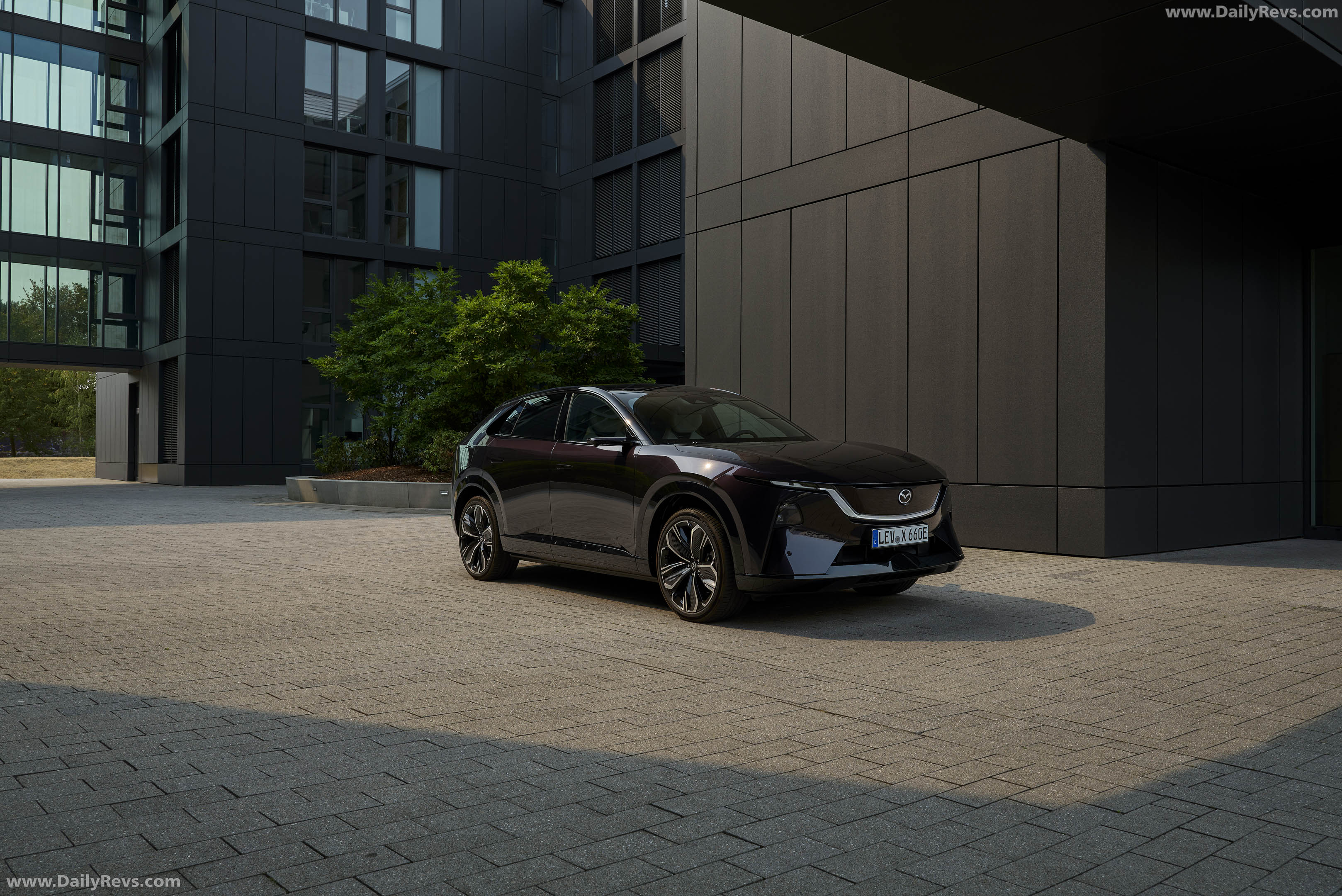 2027 Mazda CX-6e Nightfall Violet Front View