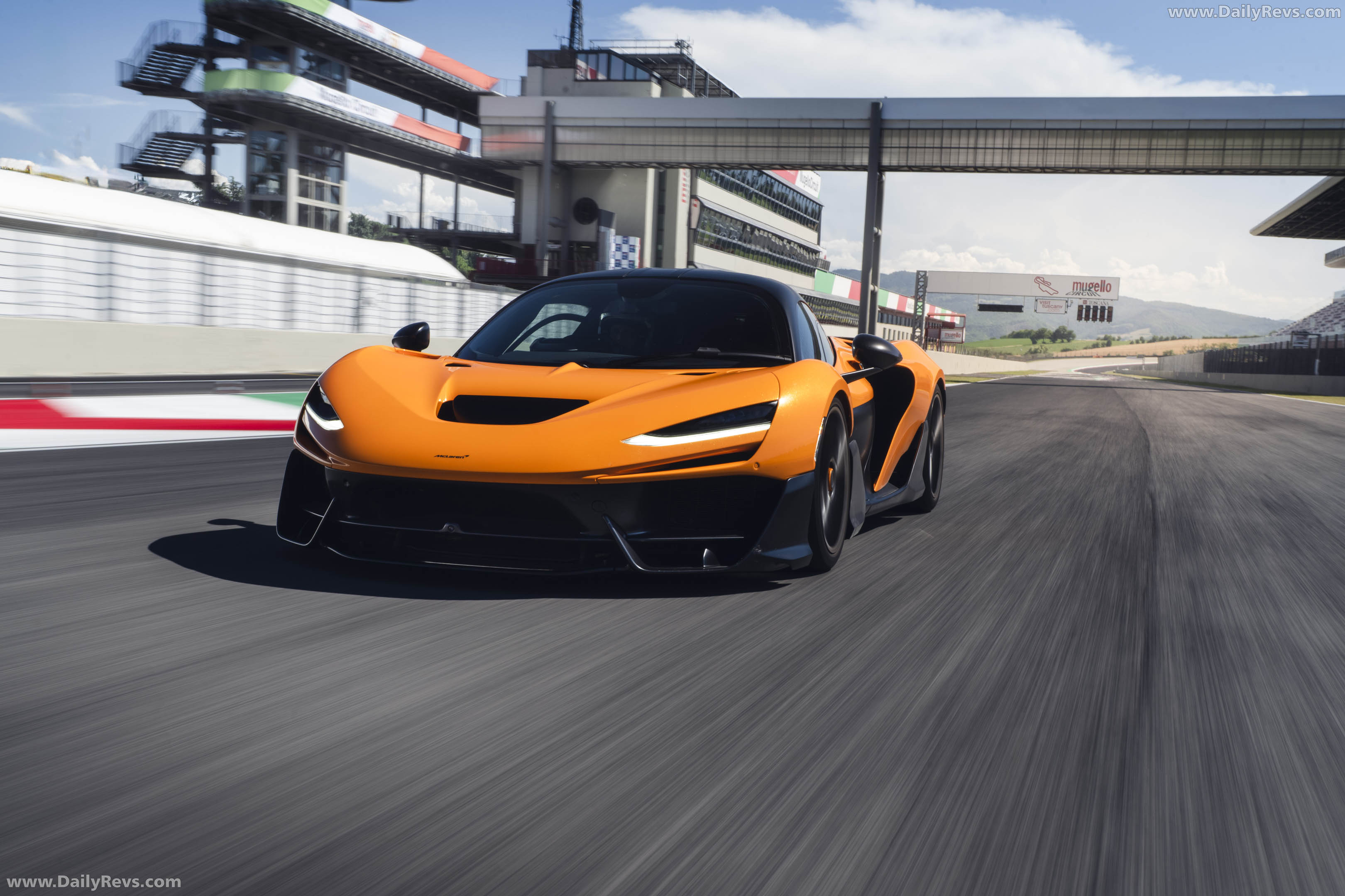 2025 McLaren W1 UK Version Front View