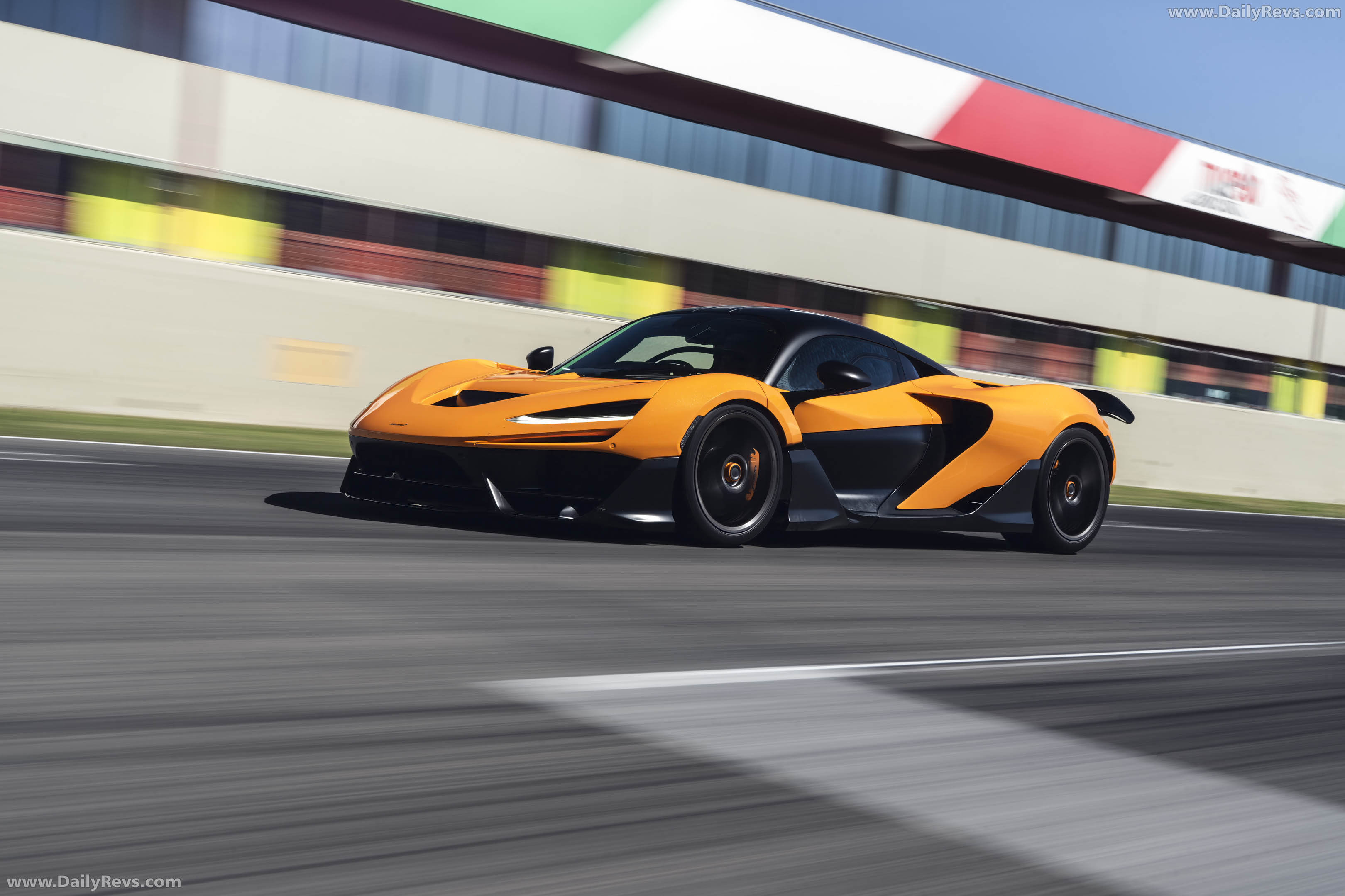 2025 McLaren W1 UK Version Front View