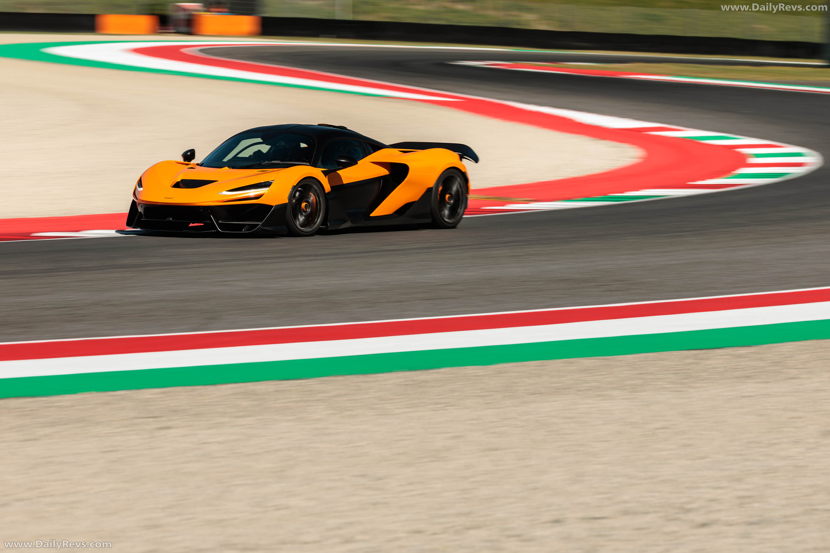 2025 McLaren W1 UK Version Front View