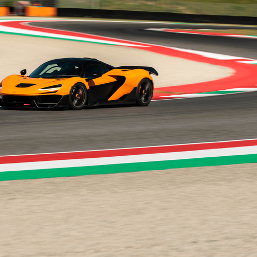 2025 McLaren W1 UK Version Front View