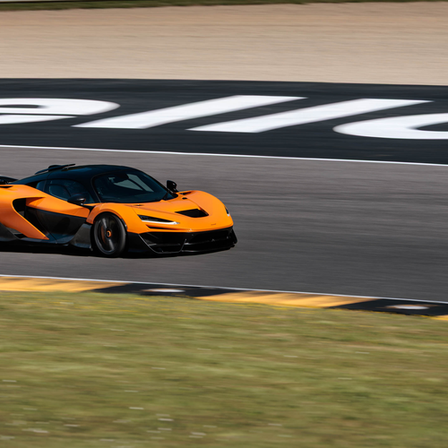 2025 McLaren W1 UK Version Front View
