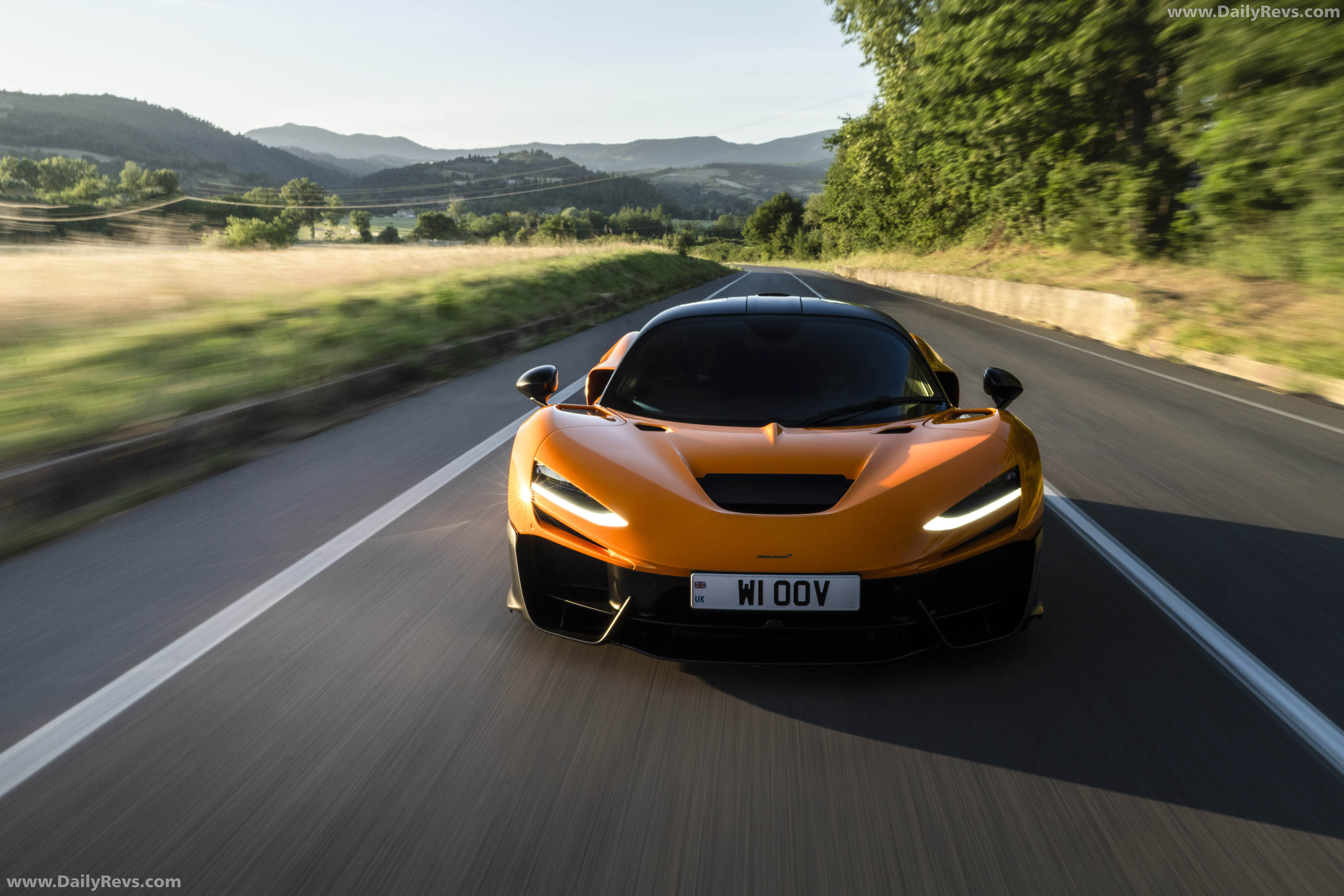 2025 McLaren W1 UK Version Front View