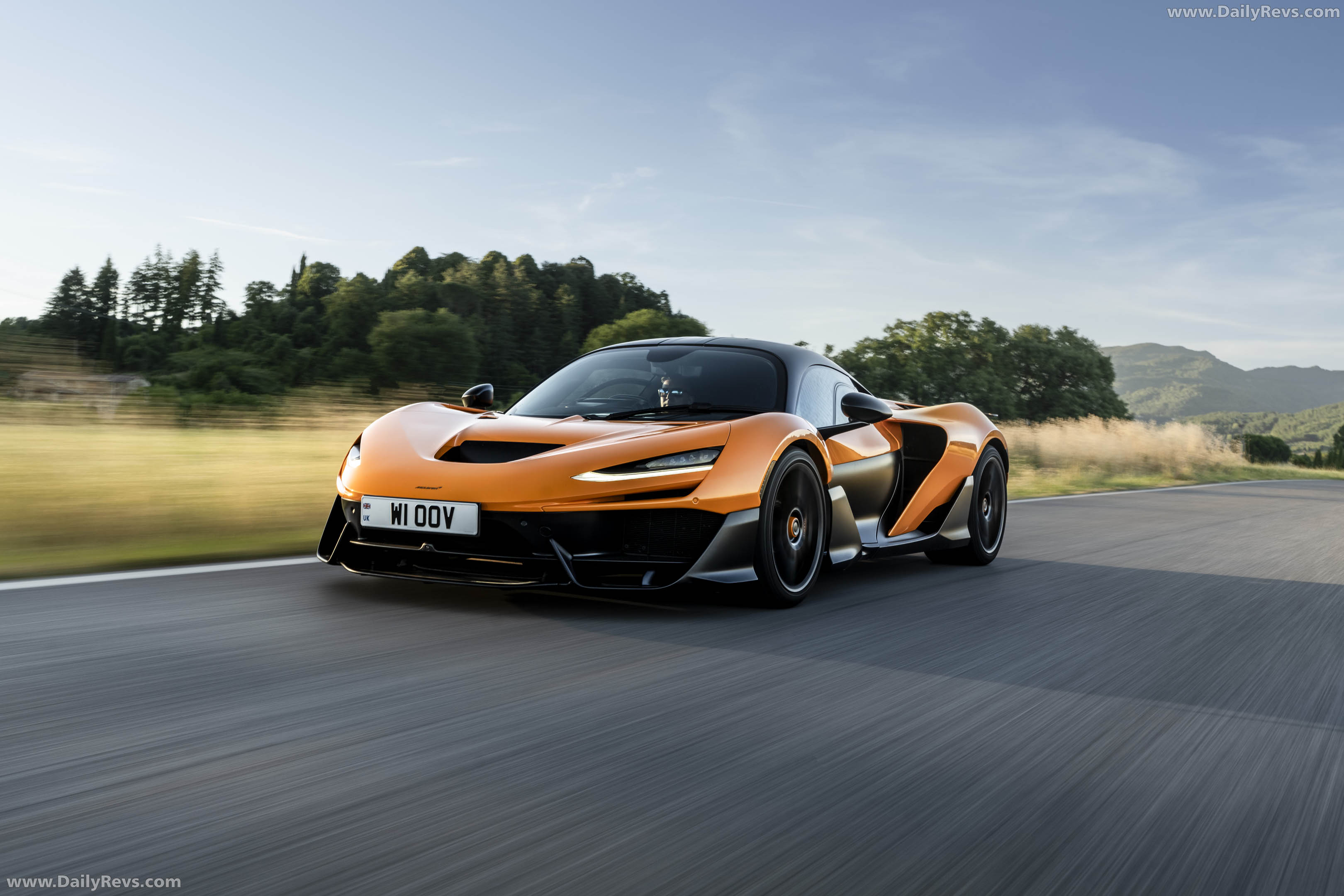 2025 McLaren W1 UK Version Front View