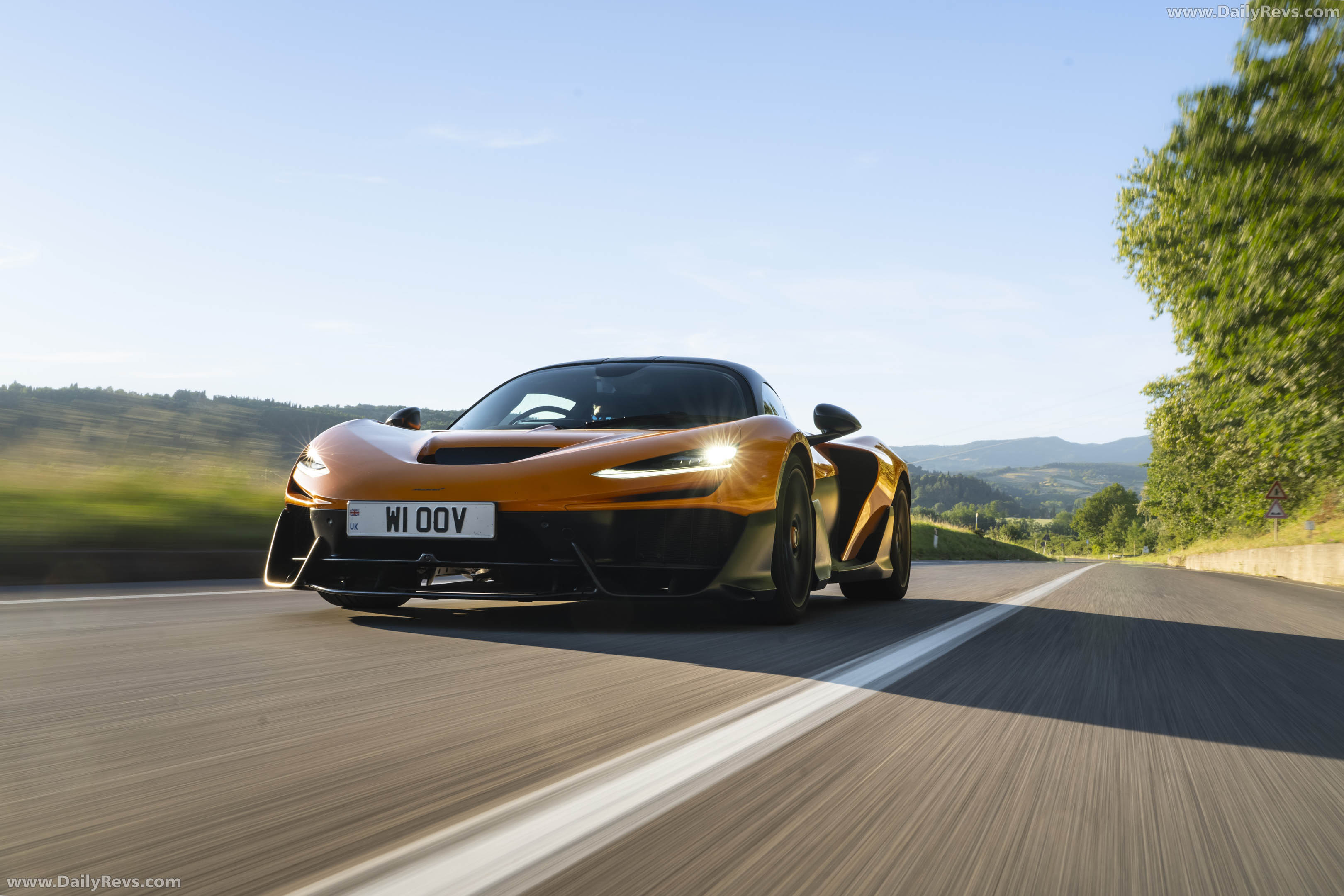 2025 McLaren W1 UK Version Front View