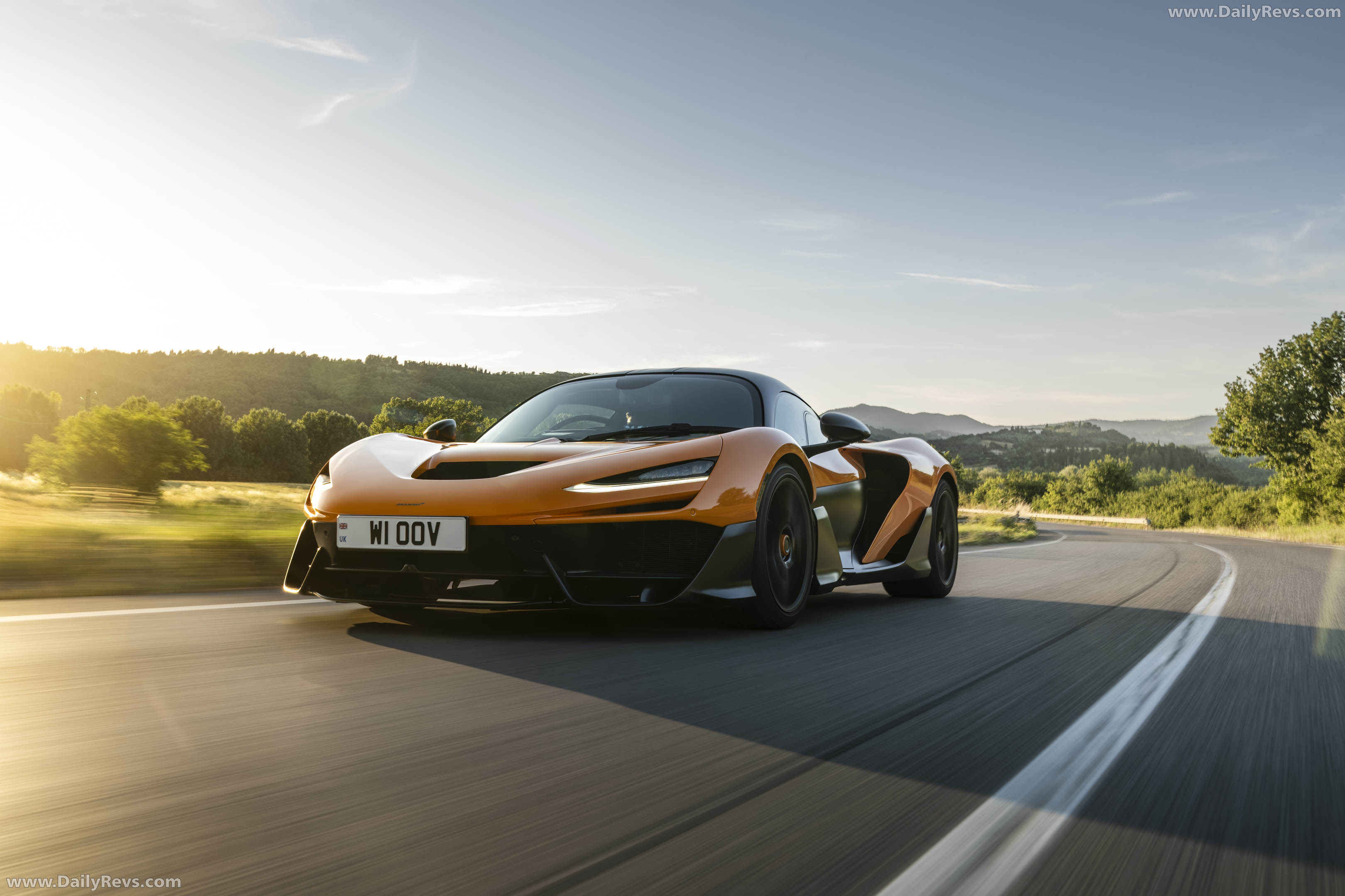 2025 McLaren W1 UK Version Front View